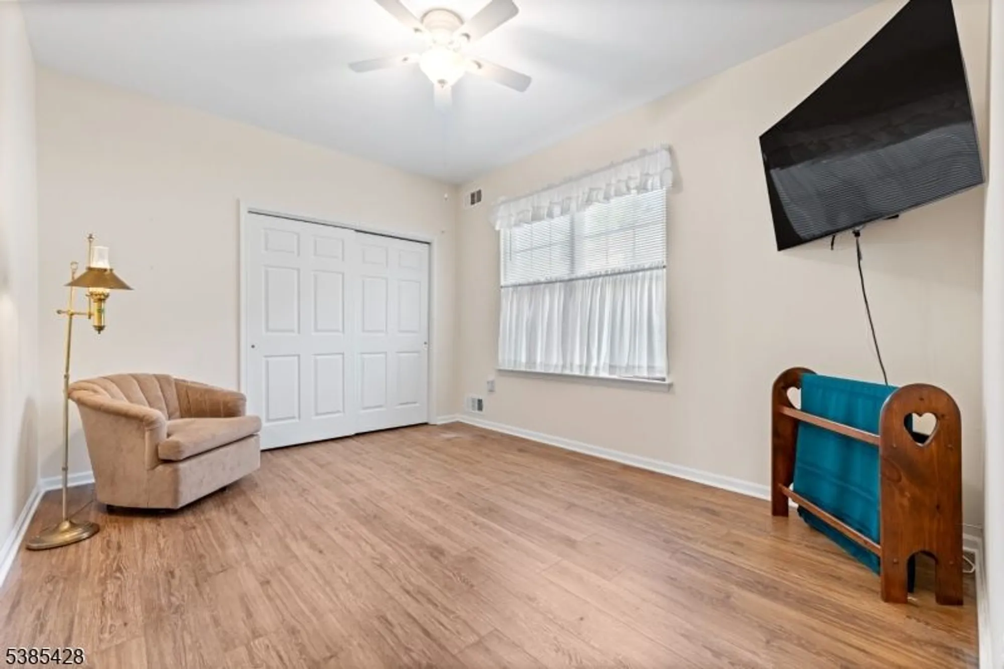 Property Slideshow image 15 of 48 | 29 stafford ln, Belvidere, NJ, 07823