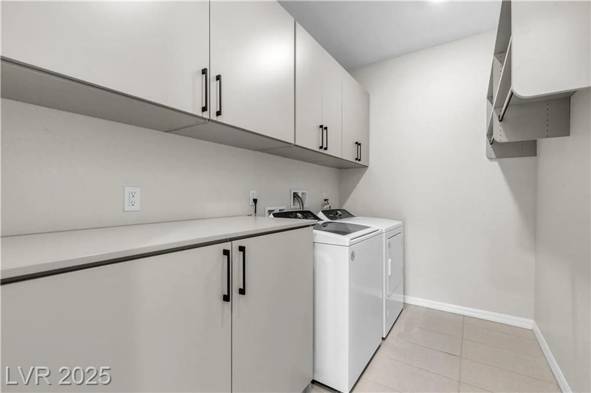 Property Slideshow image 19 of 76 | 11 acacia creek ct, Henderson, NV, 89011