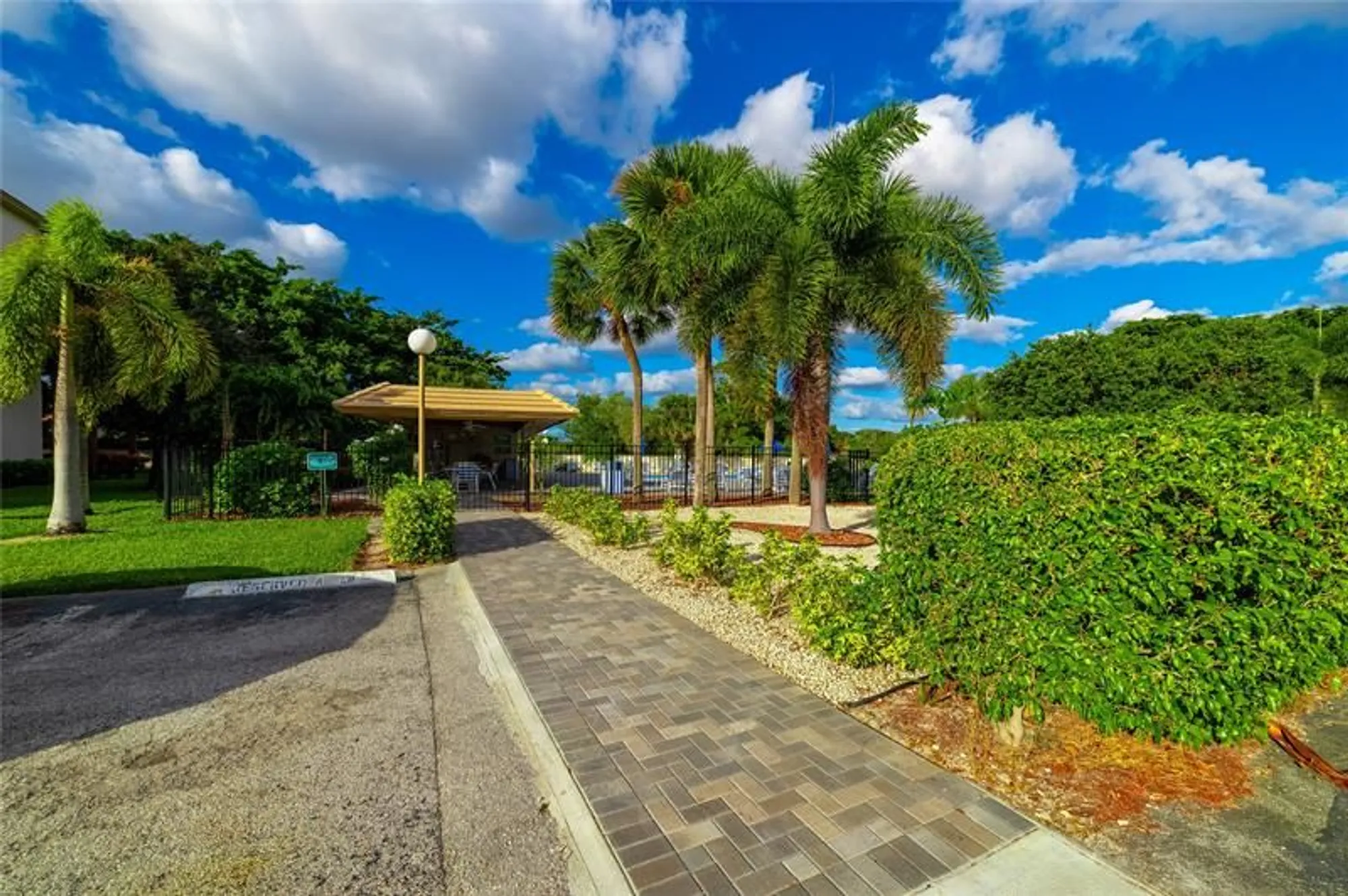 Property Slideshow image 22 of 27 | 1902 bermuda cir l4, Coconut Creek, FL, 33066