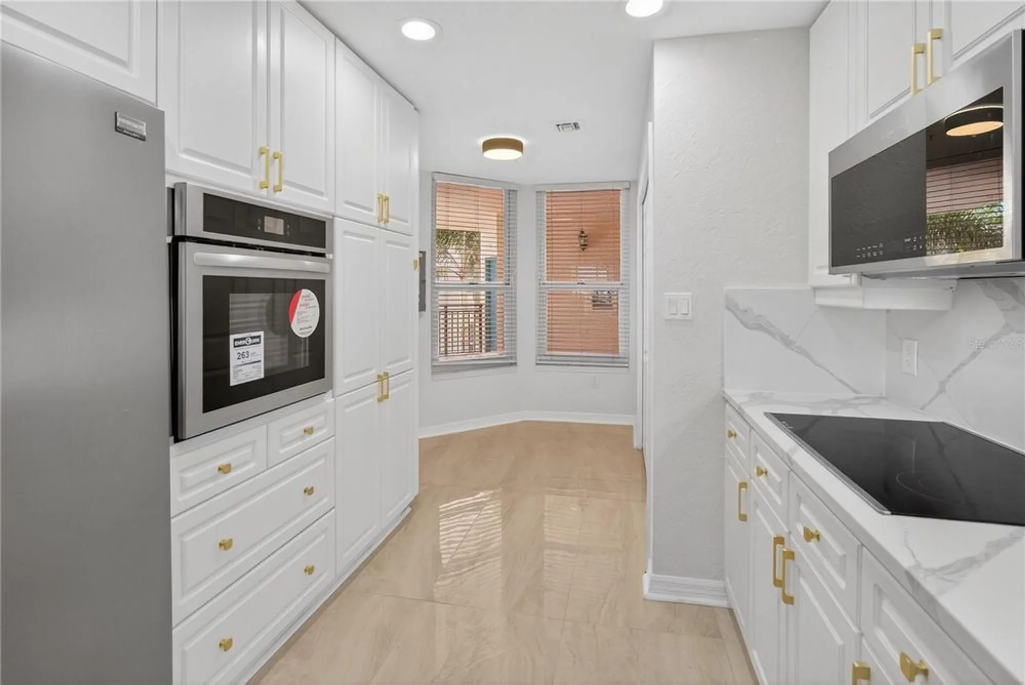 Property Slideshow image 11 of 59 | 5430 eagles point cir 202, Sarasota, FL, 34231