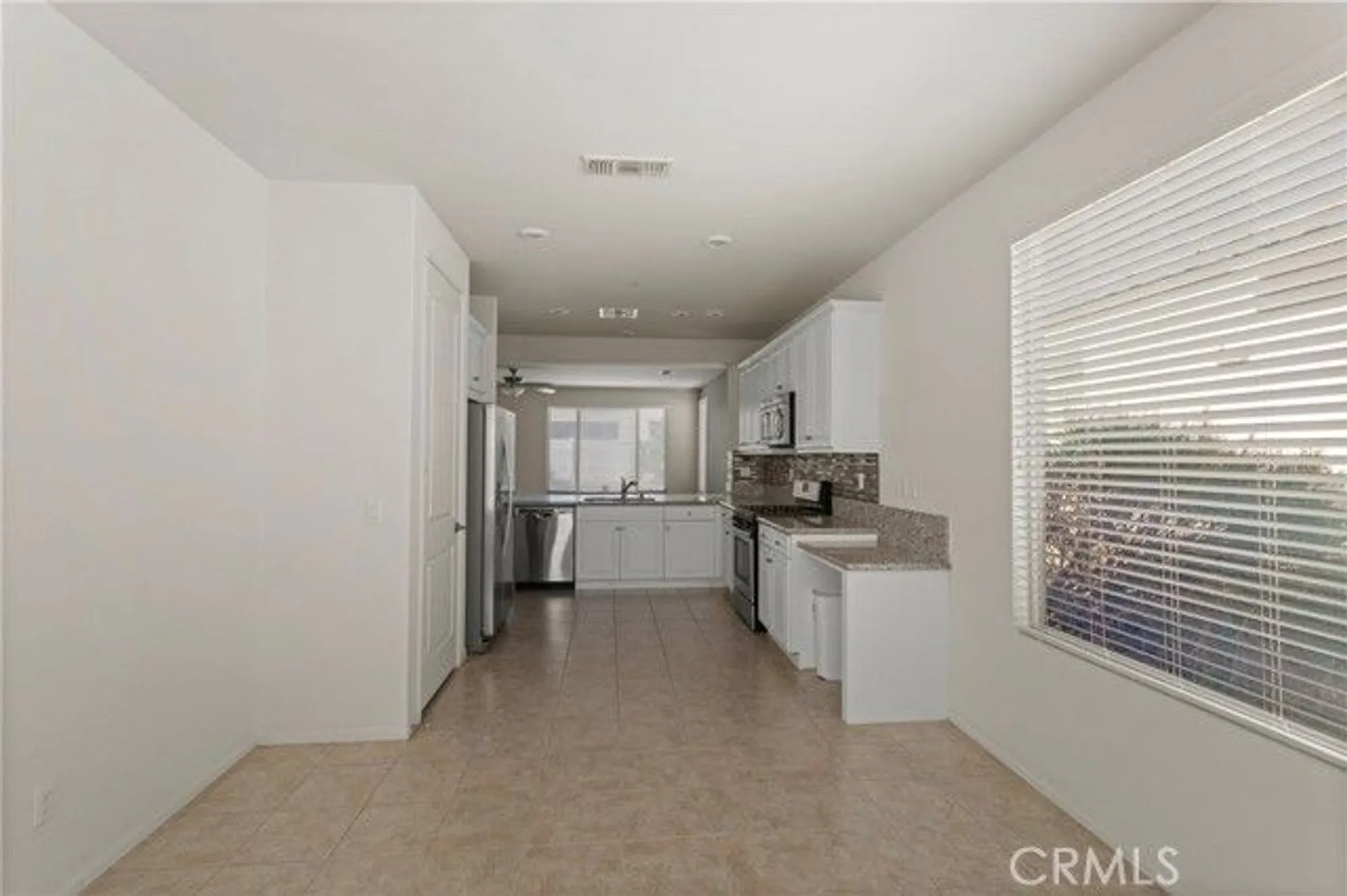 Property Slideshow image 10 of 27 | 19156 doral st, Apple Valley, CA, 92308