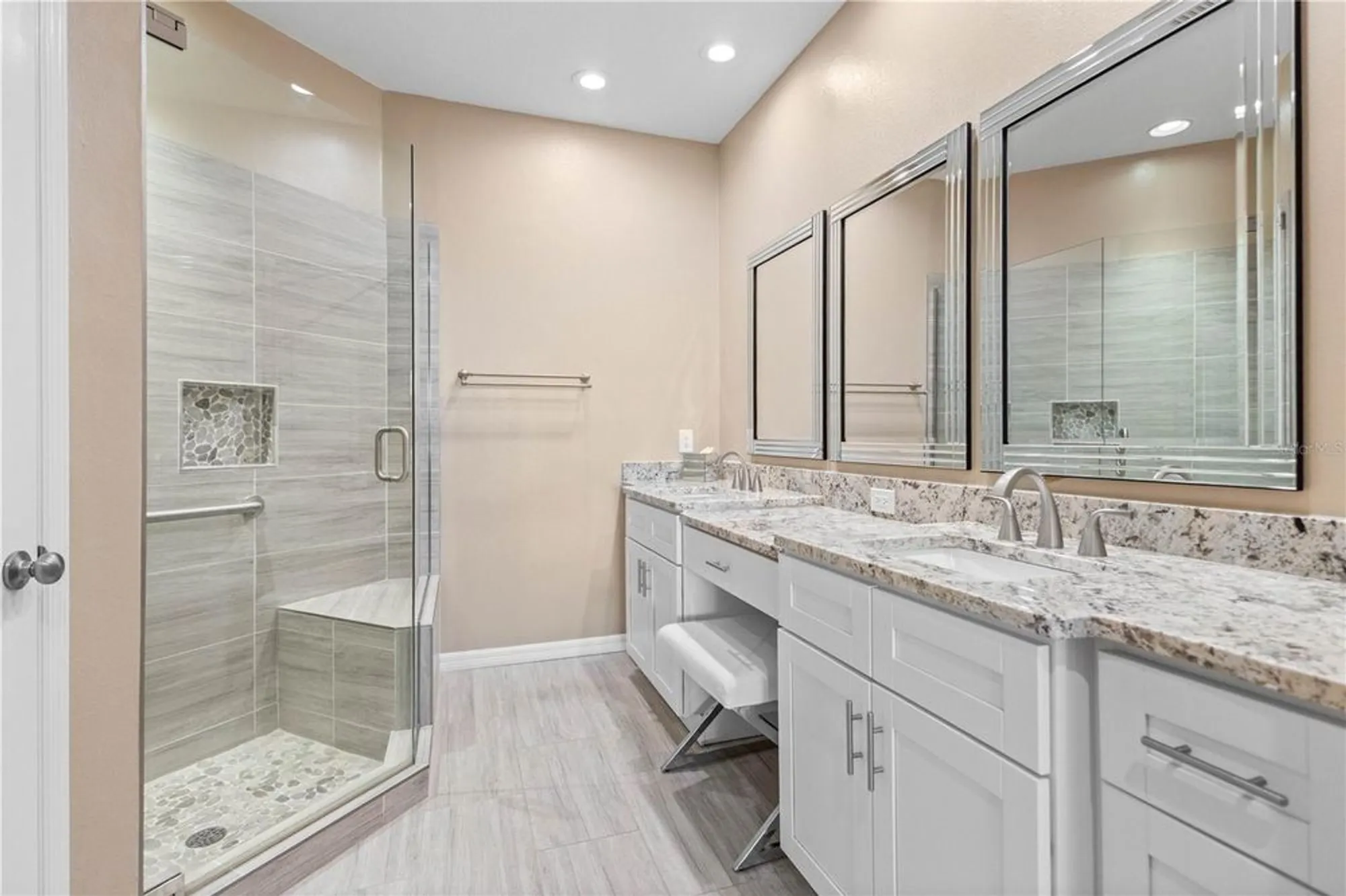 Property Slideshow image 13 of 57 | 5064 whispering oaks dr, North Port, FL, 34287