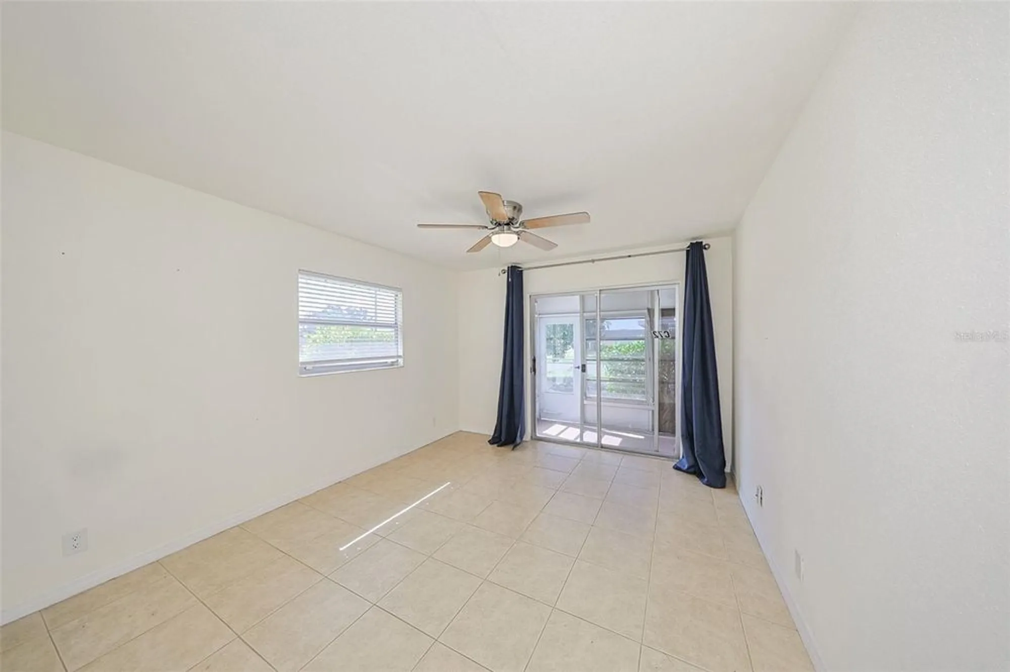 Property Slideshow image 17 of 59 | 202 bedford st 72, Sun City Center, FL, 33573
