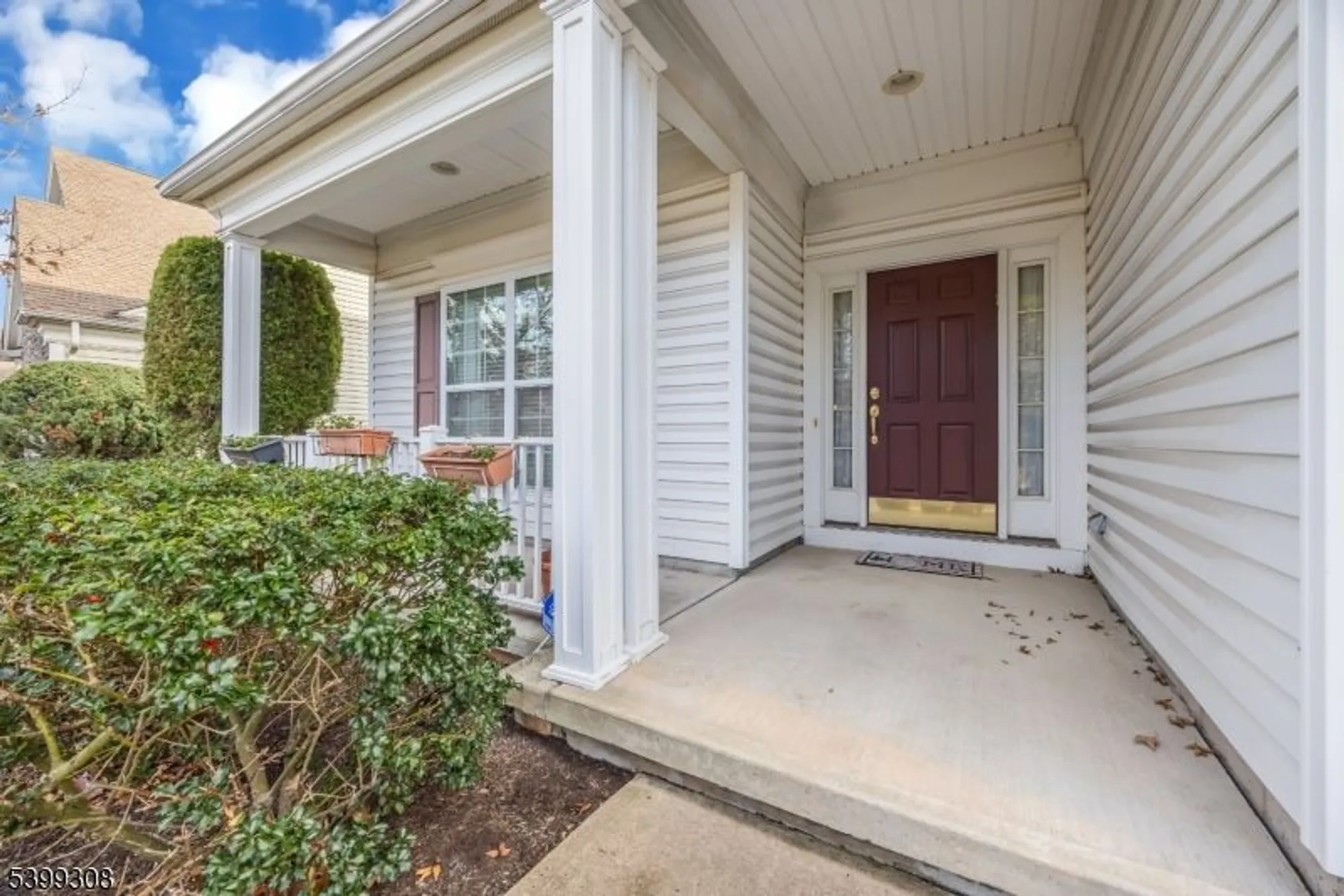 Property Slideshow image 4 of 44 | 324 biltmore ln, Somerset, NJ, 08873