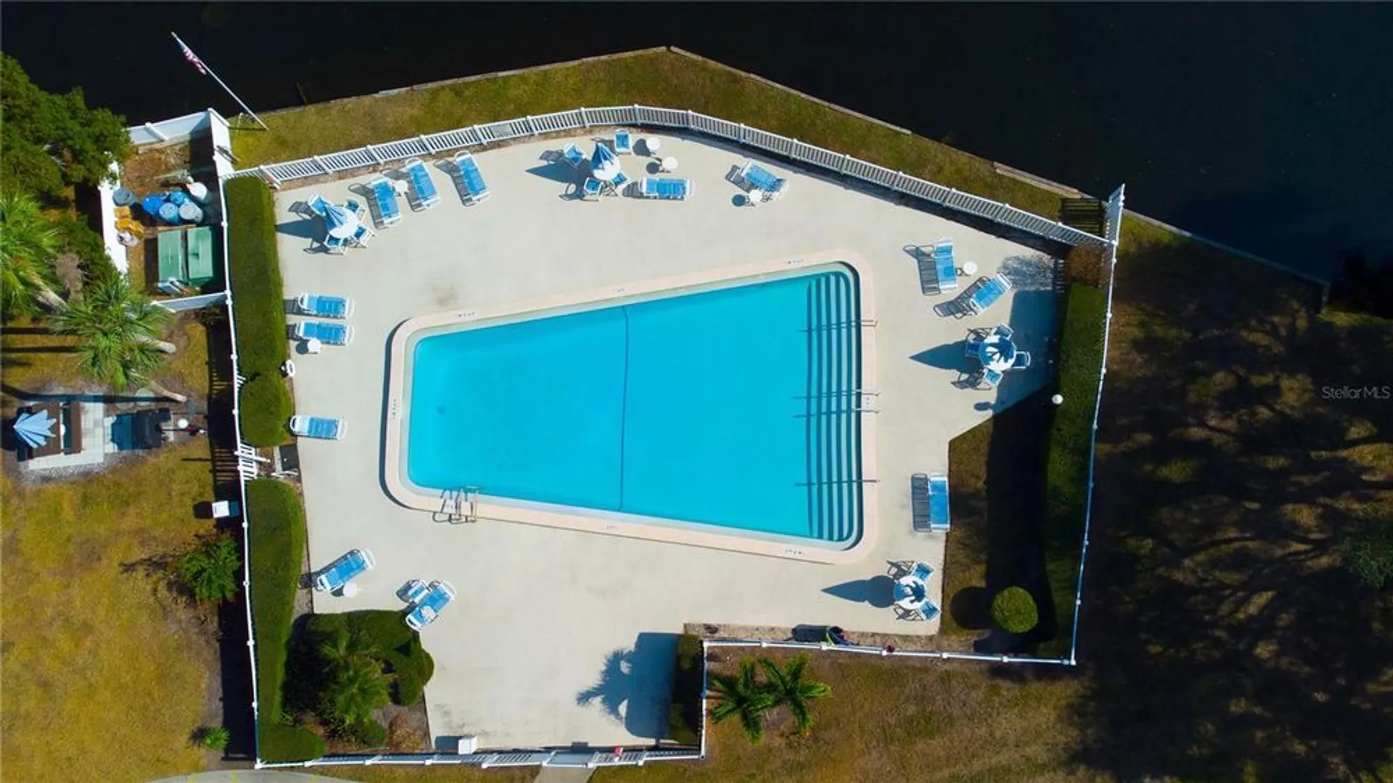 Property Slideshow image 34 of 37 | 14130 rosemary ln 4211, Largo, FL, 33774