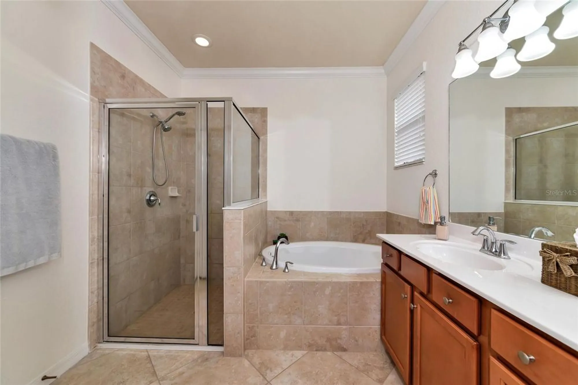 Property Slideshow image 16 of 34 | 6814 willowshire way, Bradenton, FL, 34212