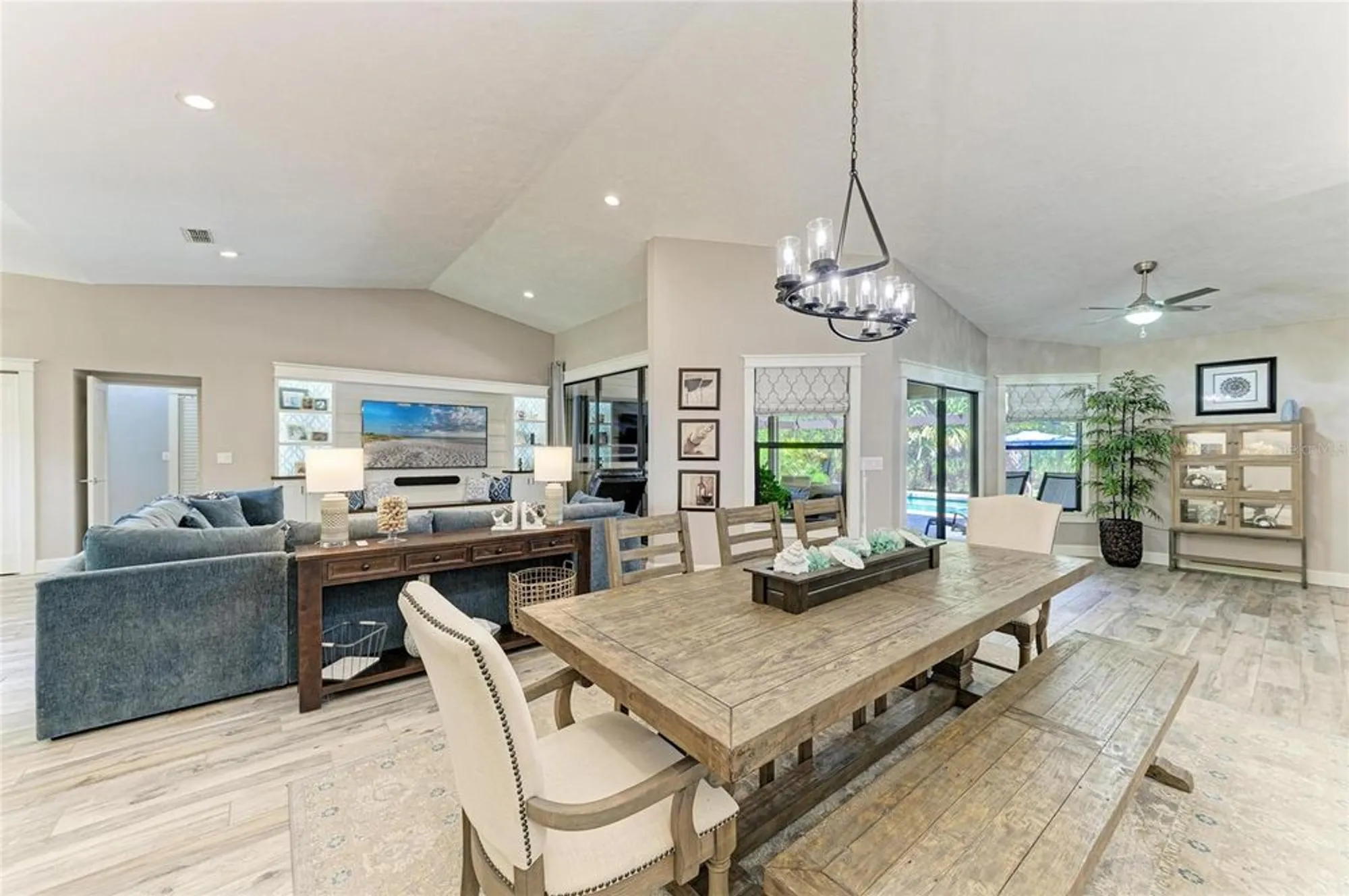 Property Slideshow image 21 of 69 | 8416 palm lakes ct, Sarasota, FL, 34243
