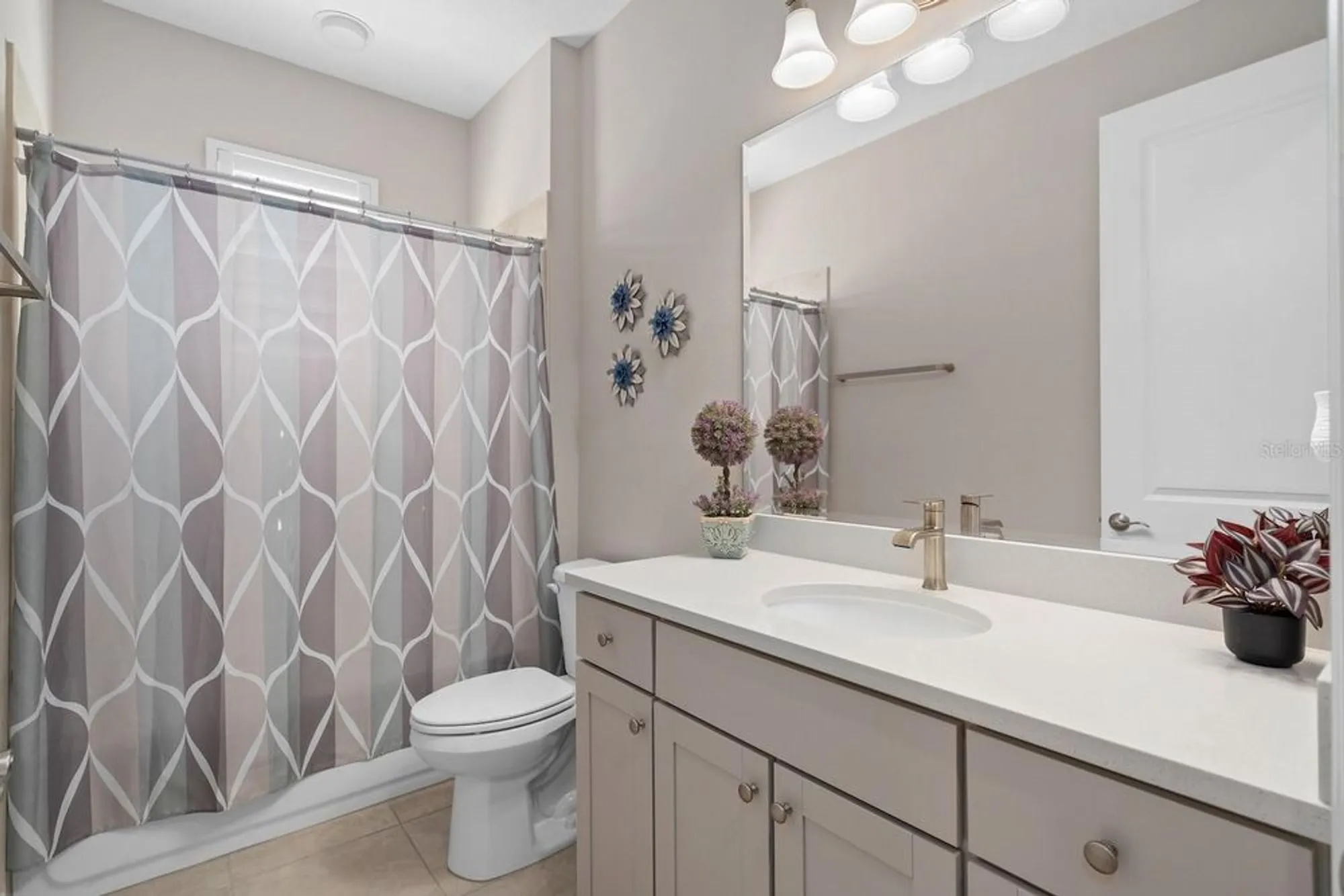 Property Slideshow image 16 of 36 | 213 old moss cir, Deland, FL, 32724