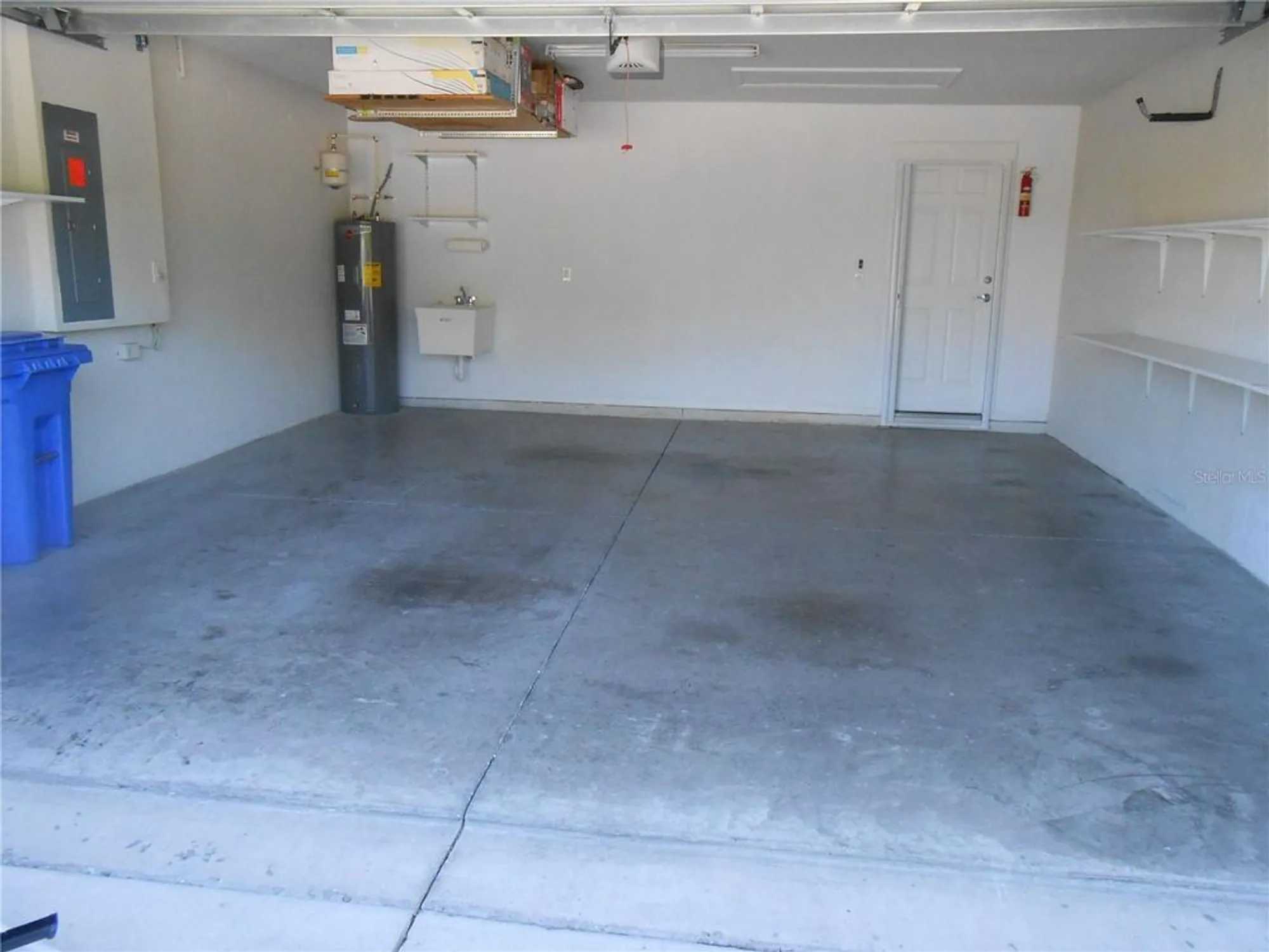 Property Slideshow image 16 of 61 | 344 mystic falls dr, Apollo Beach, FL, 33572