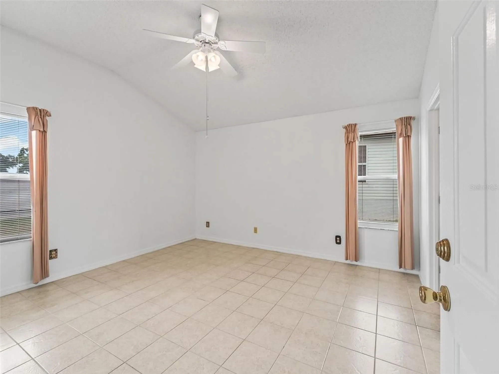 Property Slideshow image 19 of 42 | 1142 w boone ct, The Villages, FL, 32159