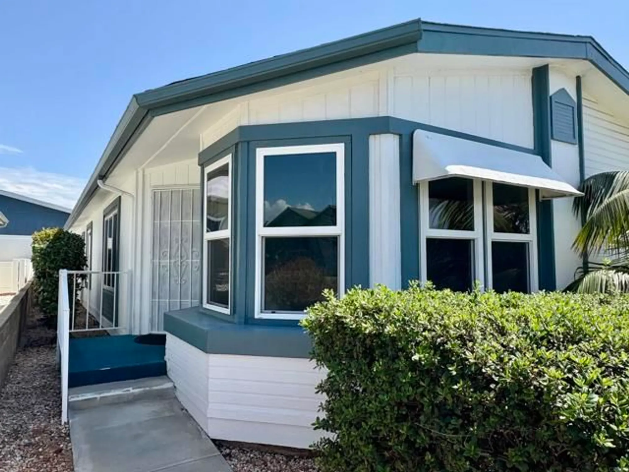Property Slideshow image 6 of 32 | 629 via santa cruz, Vista, CA, 92081