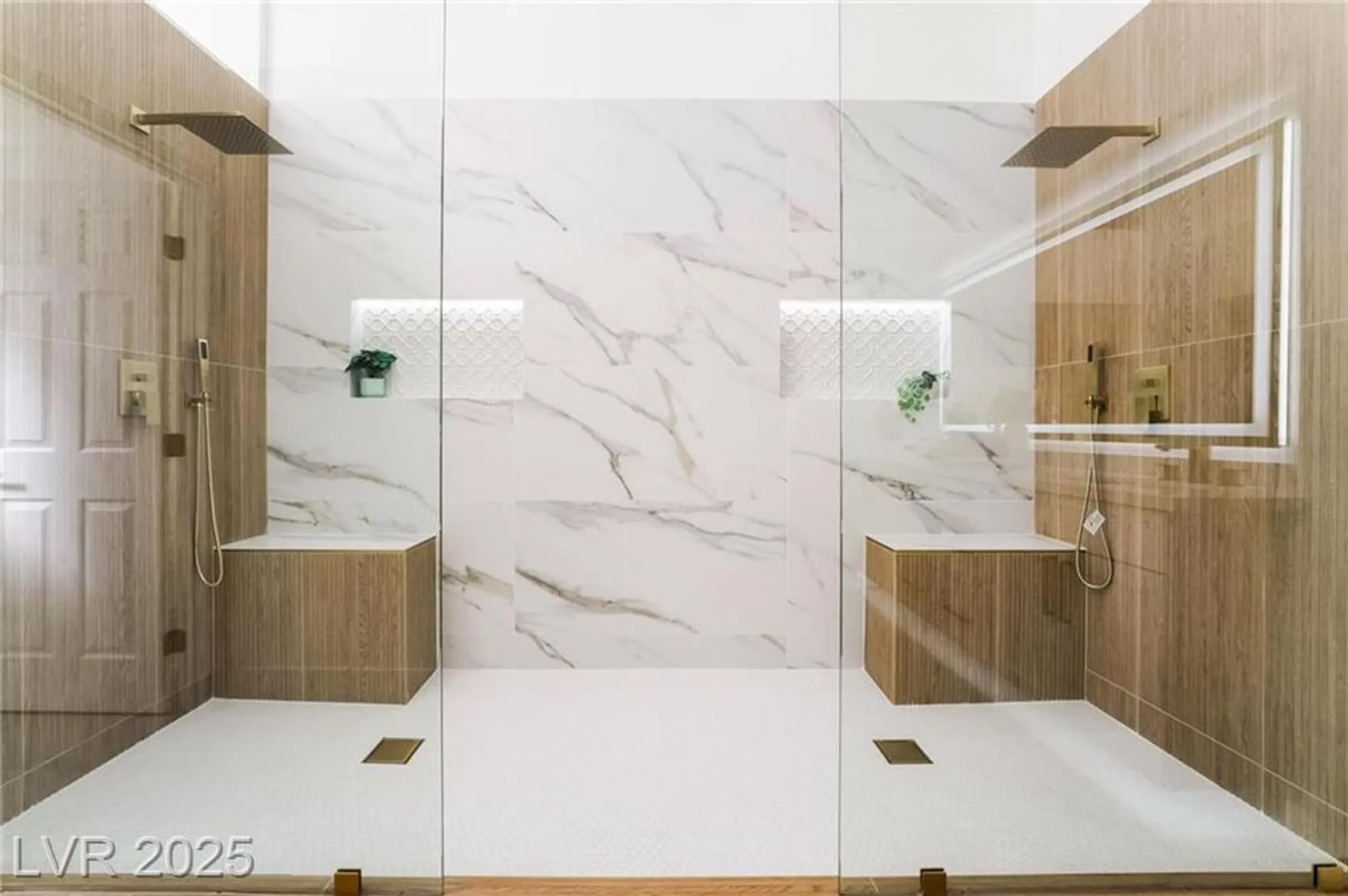 Property Slideshow image 32 of 57 | 2528 sunup dr, Las Vegas, NV, 89134