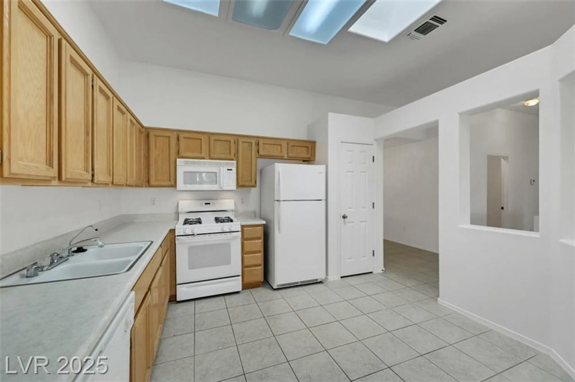 Property Slideshow image 21 of 31 | 498 elm crest pl, Henderson, NV, 89012