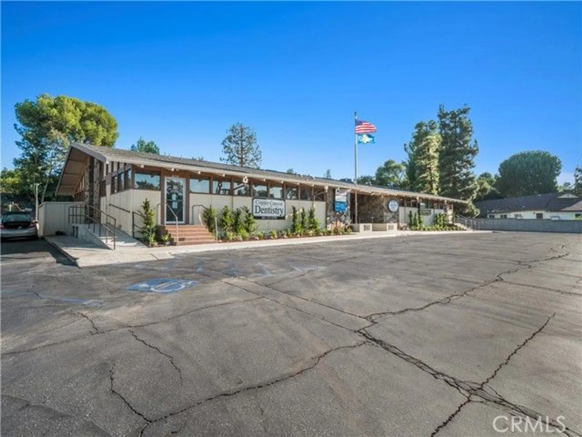 Property Slideshow image 22 of 31 | 19126 avenue of the oaks c, Newhall, CA, 91321