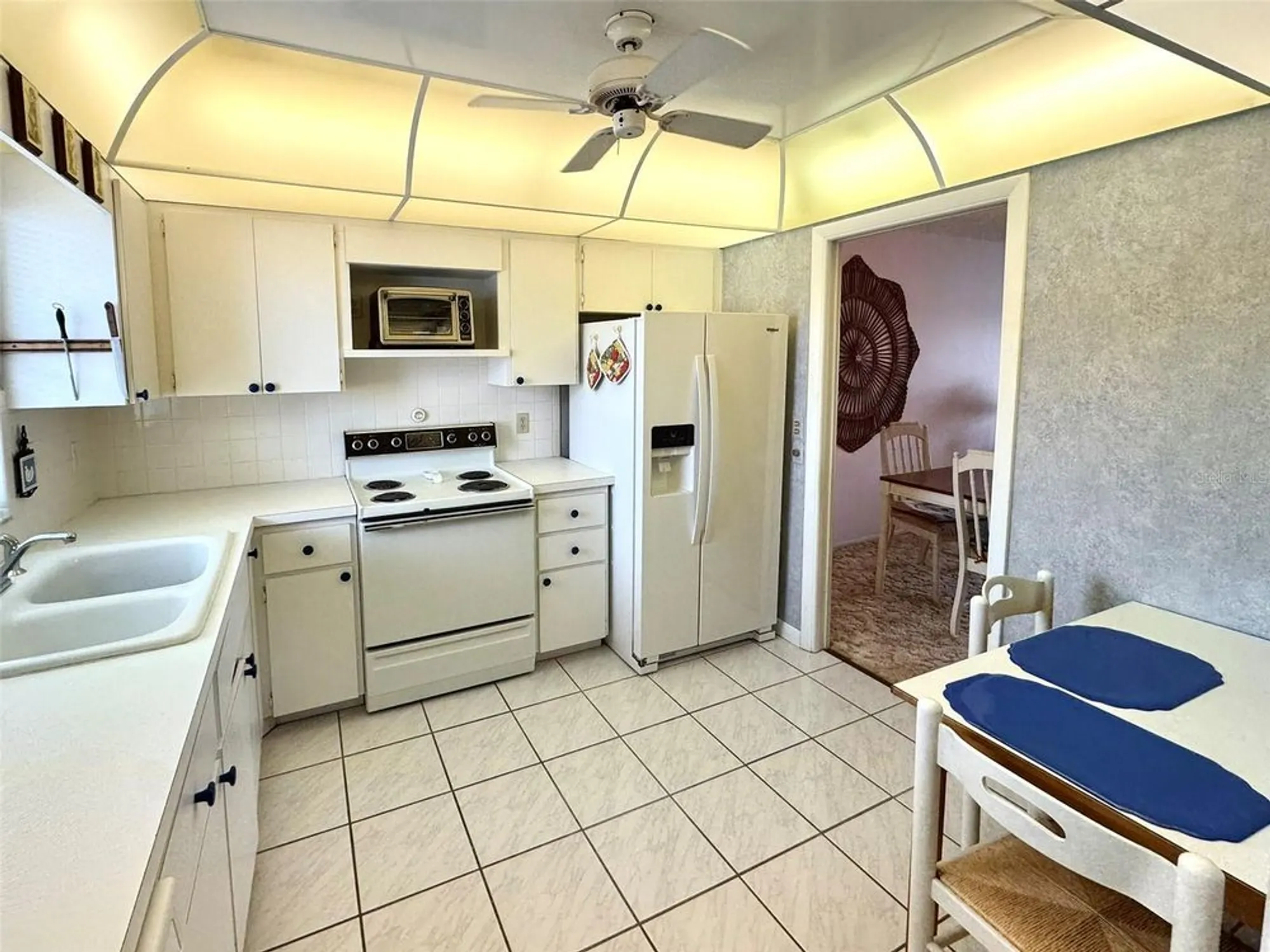 Property Slideshow image 13 of 51 | 4775 cove cir apt 403, St Petersburg, FL, 33708