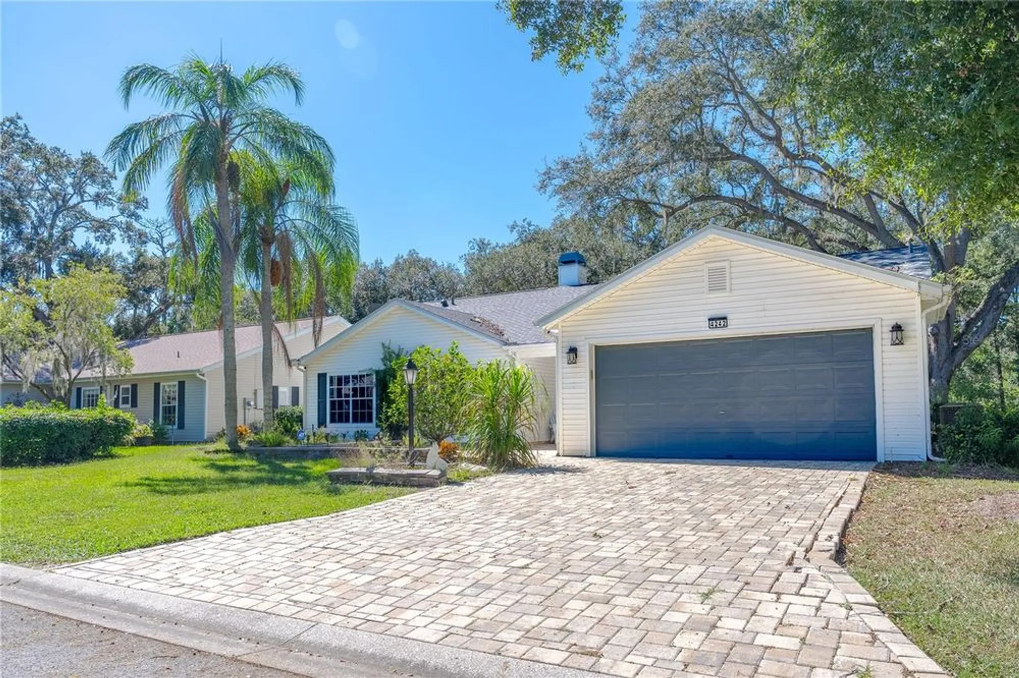 Property Slideshow image 1 of 18 | 4242 leafway cir, Leesburg, FL, 34748