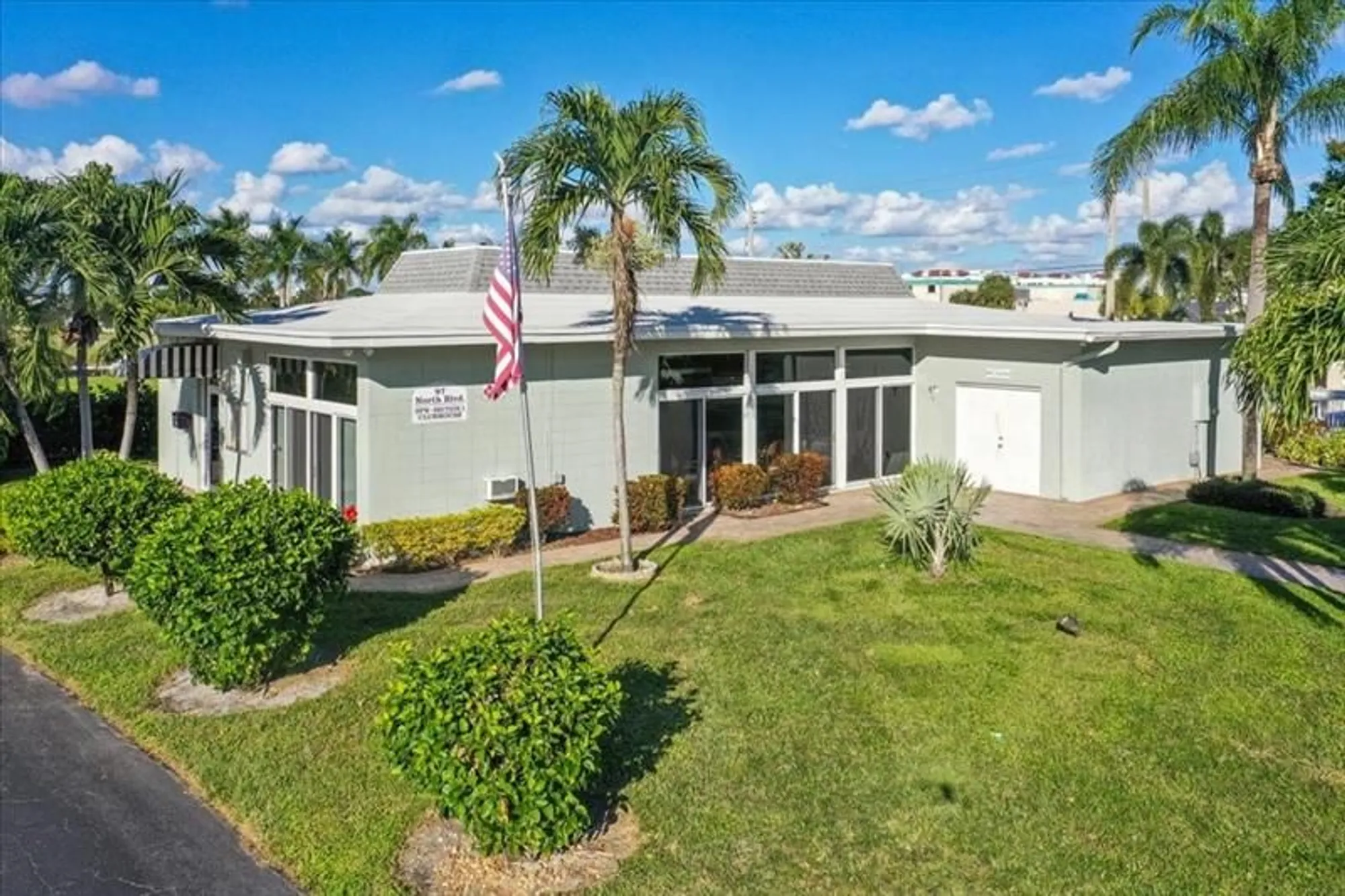 Property Slideshow image 13 of 15 | 95 north blvd apt 2b, Boynton Beach, FL, 33435