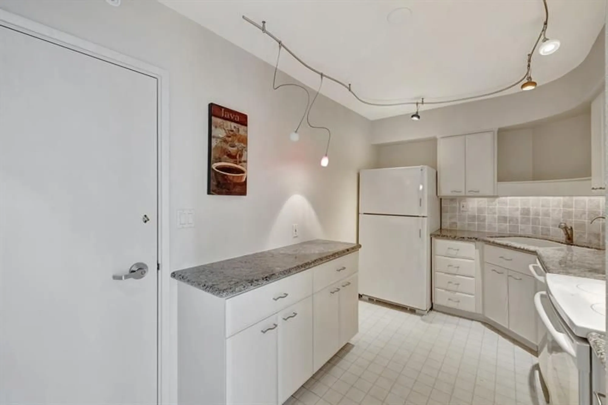 Property Slideshow image 17 of 47 | 3300 ne 36th st 609, Fort Lauderdale, FL, 33308