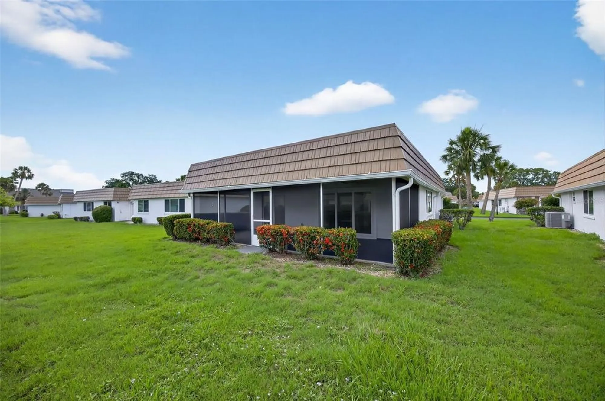 Property Slideshow image 22 of 34 | 2733 riverbluff pl v57, Sarasota, FL, 34231