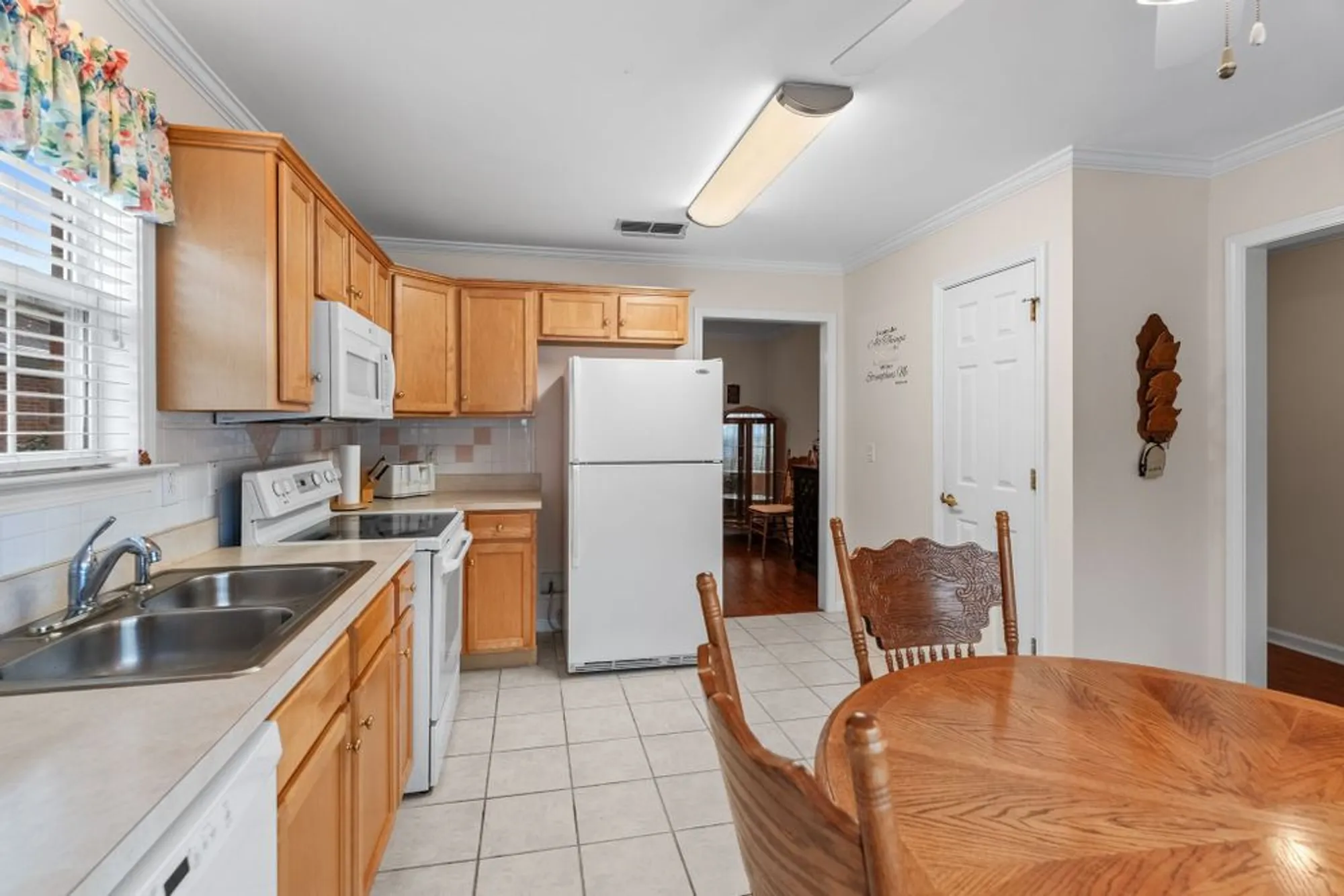 Property Slideshow image 13 of 36 | 327 forest glen cir, Murfreesboro, TN, 37128