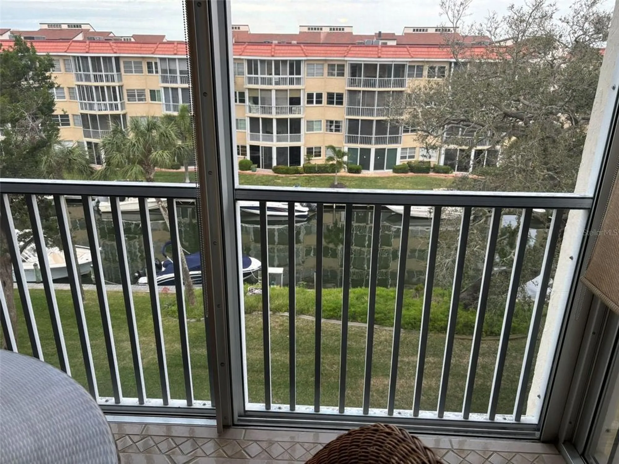 Property Slideshow image 15 of 19 | 1325 s portofino dr 309, Sarasota, FL, 34242