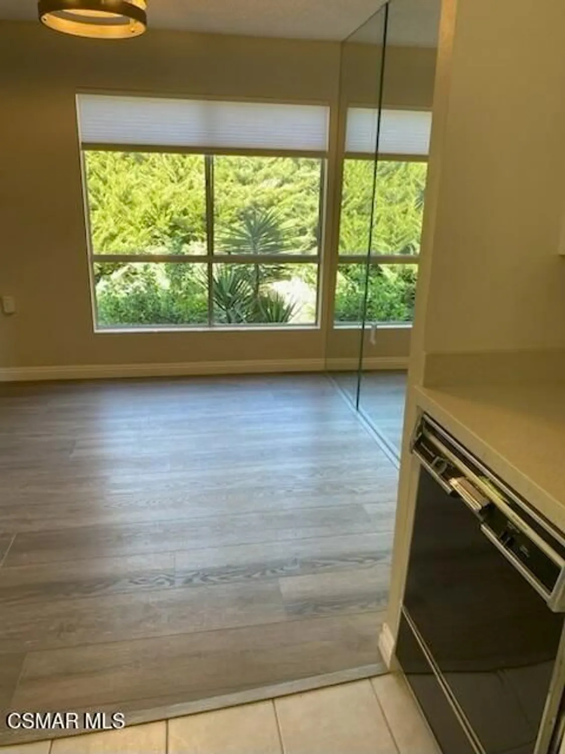 Property Slideshow image 5 of 14 | 286 oakleaf dr 23, Thousand Oaks, CA, 91360