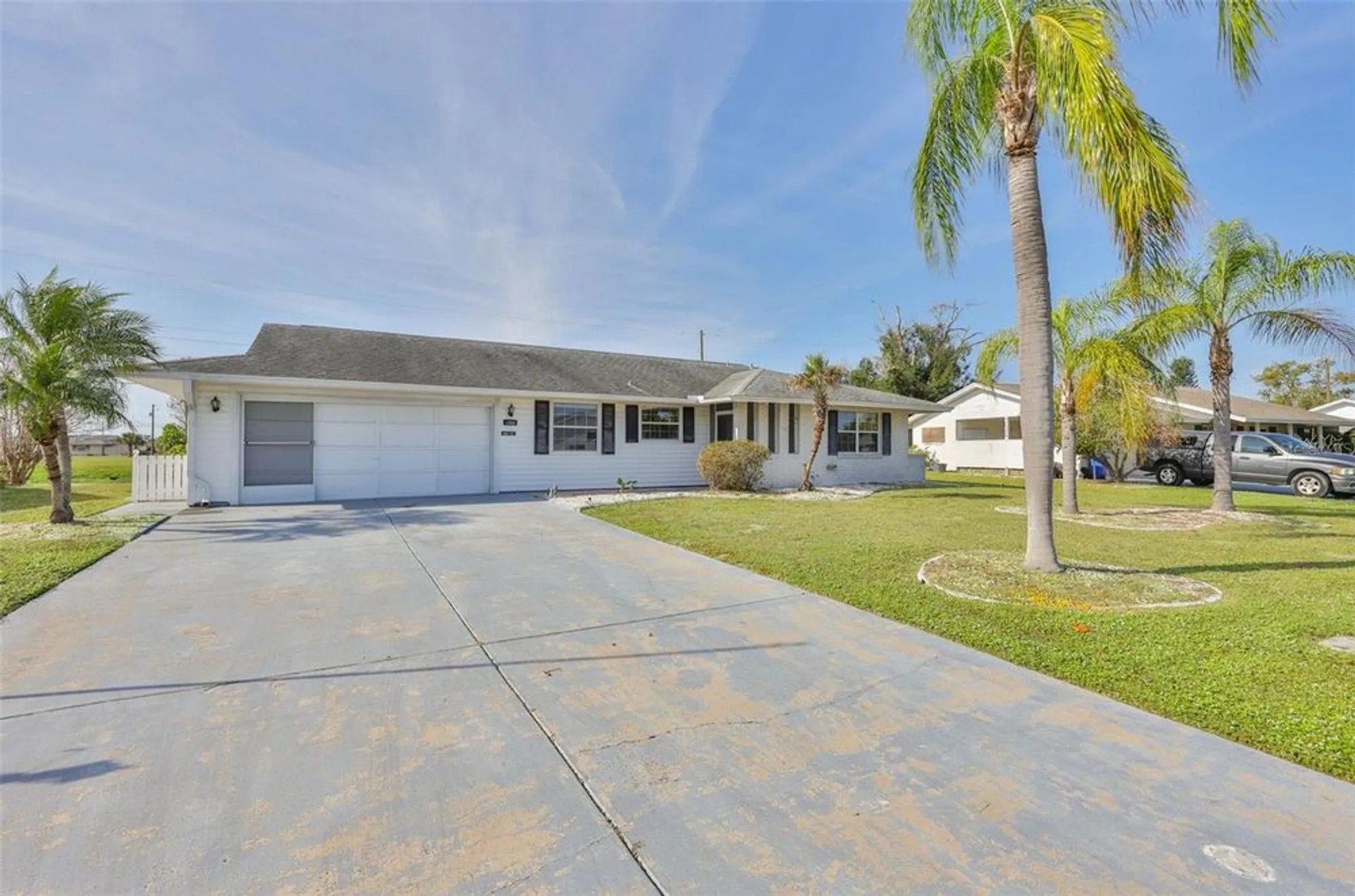 Property Slideshow image 7 of 63 | 1502 desert hills dr, Sun City Center, FL, 33573