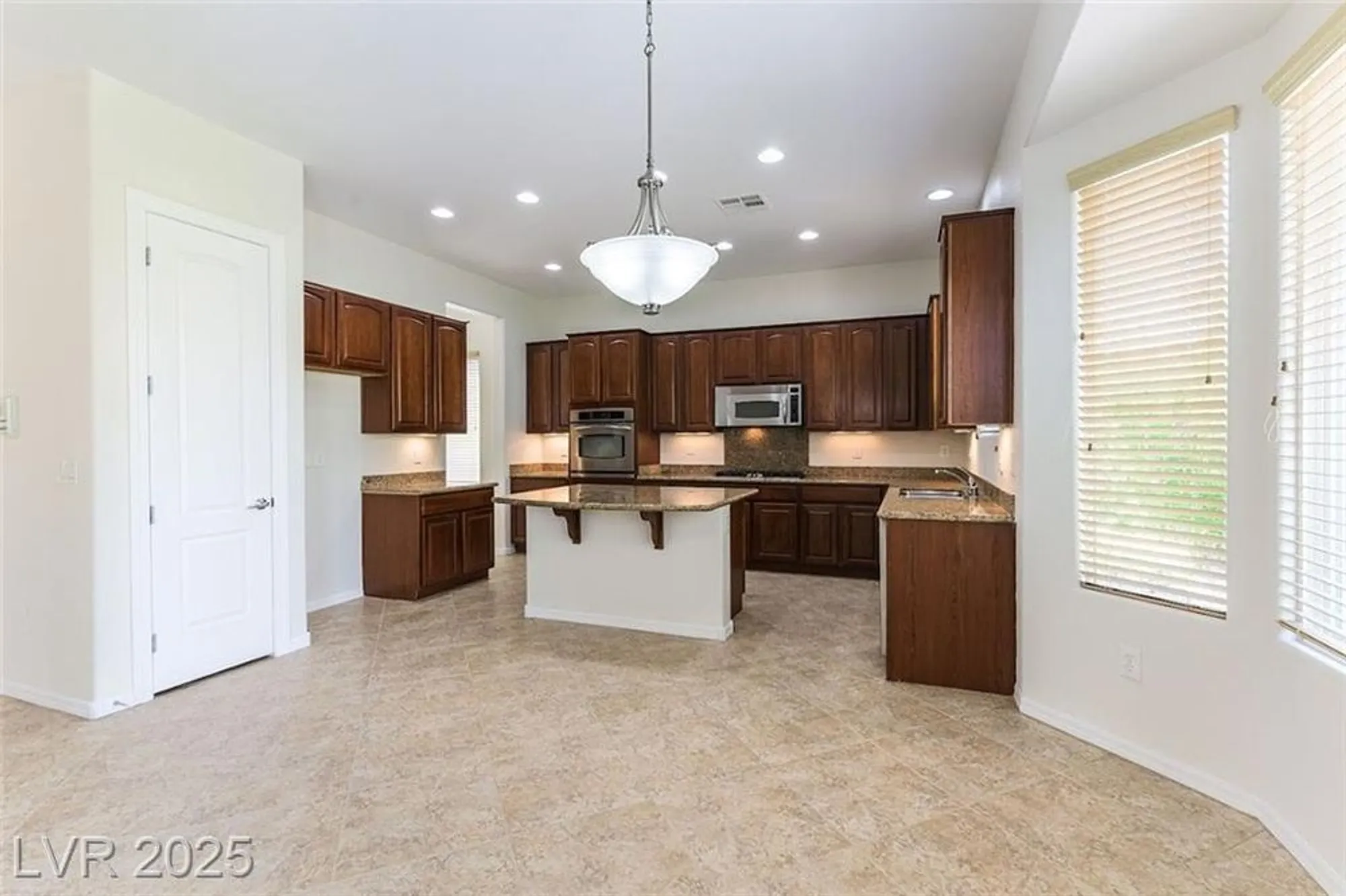 Property Slideshow image 12 of 40 | 2373 ozark plateau dr, Henderson, NV, 89044
