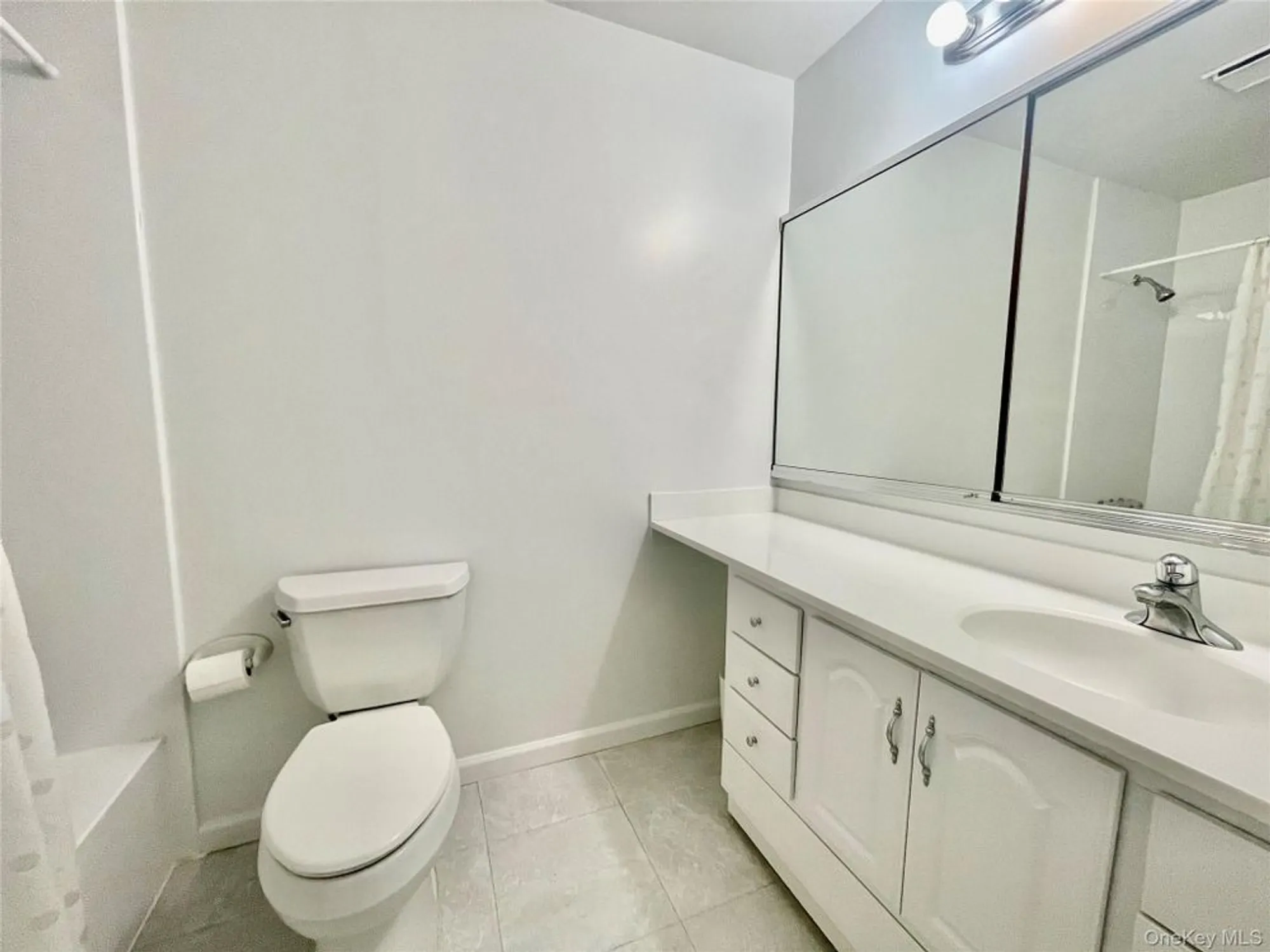 Property Slideshow image 9 of 10 | 2555 youngs ave 17d, Southold, NY, 11971