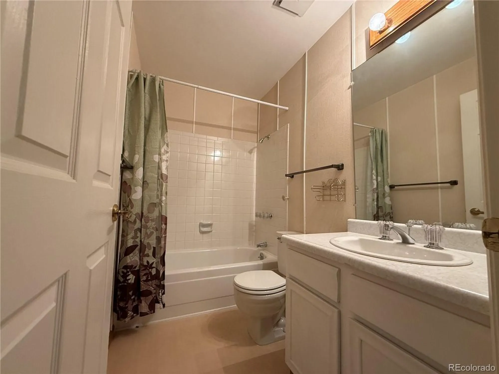 Property Slideshow image 21 of 28 | 13922 e linvale pl, Aurora, CO, 80014