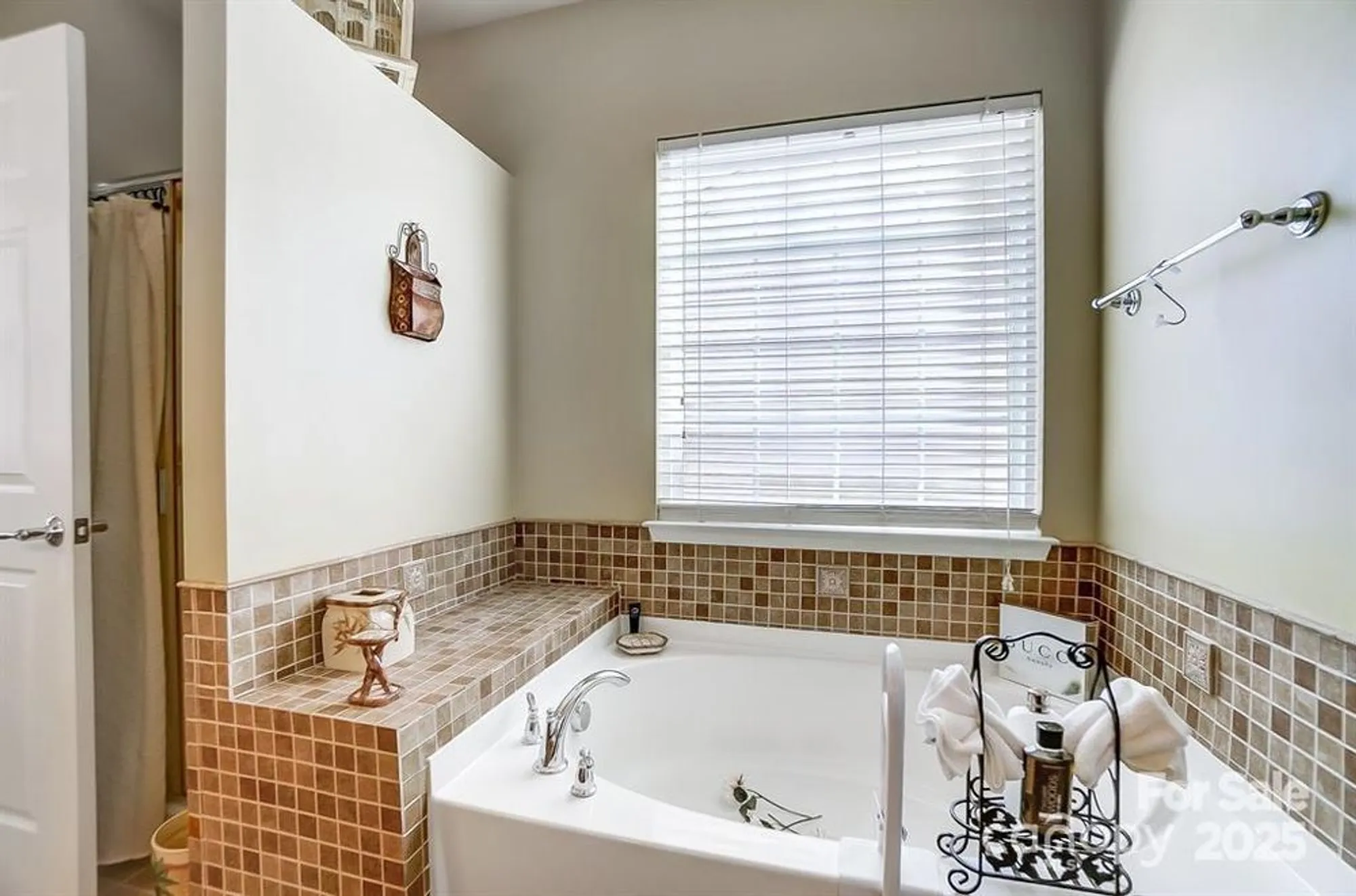 Property Slideshow image 15 of 40 | 2221 hartwell ln, Fort Mill, SC, 29707