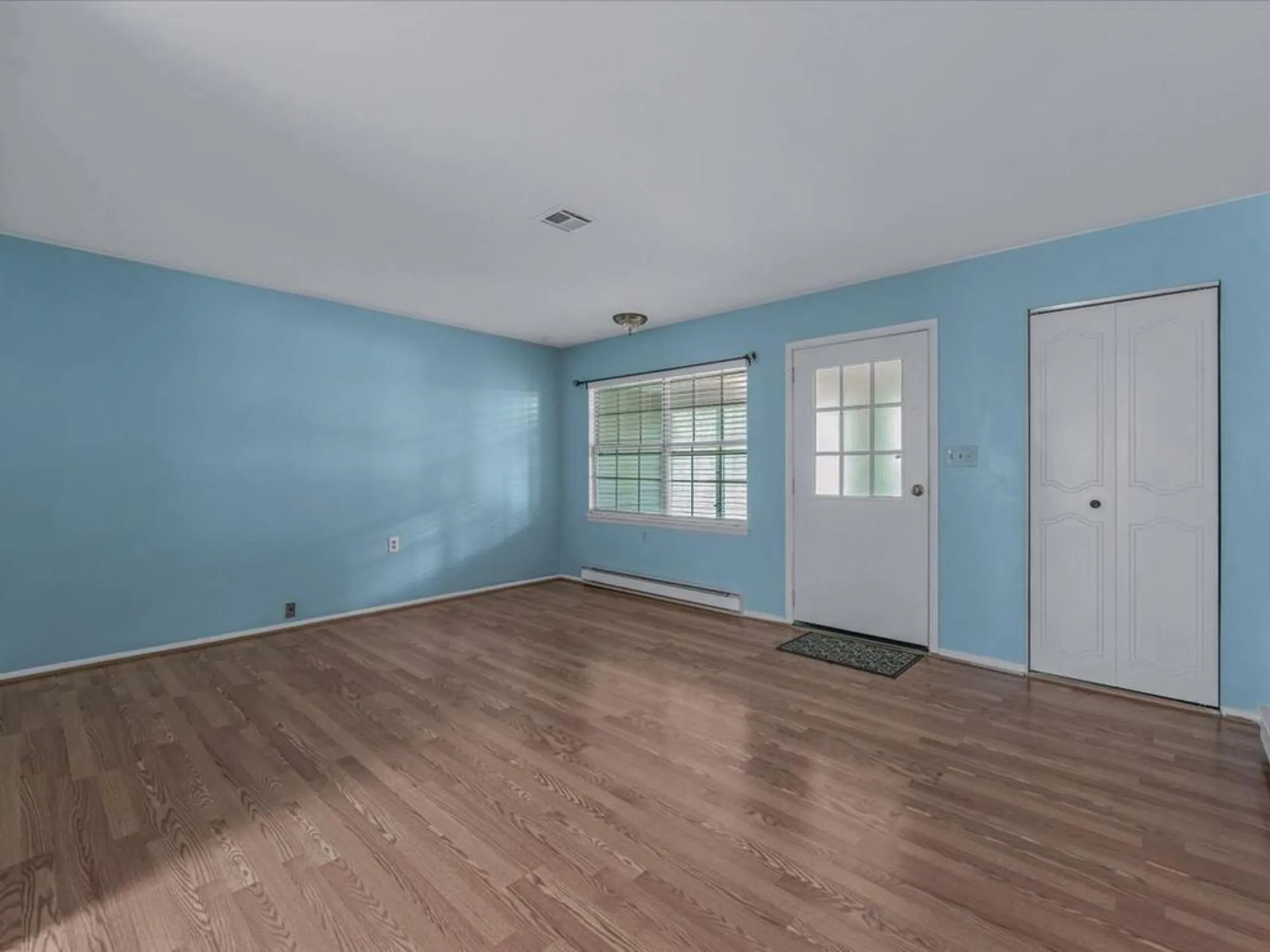 Property Slideshow image 6 of 25 | 195 e newcastle ct, Brookhaven, NY, 11961