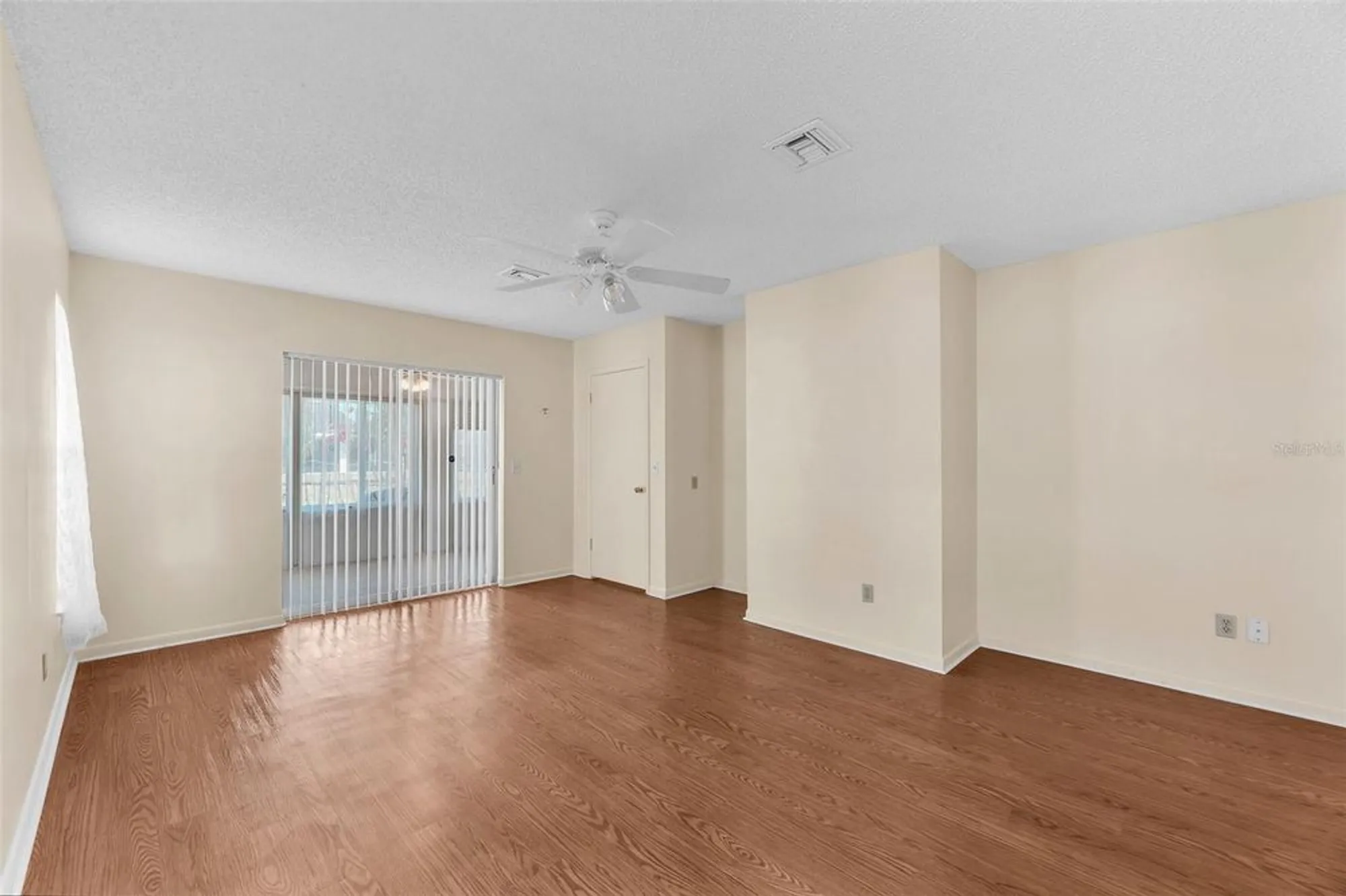 Property Slideshow image 13 of 30 | 1722 coco palm cir, Sun City Center, FL, 33573