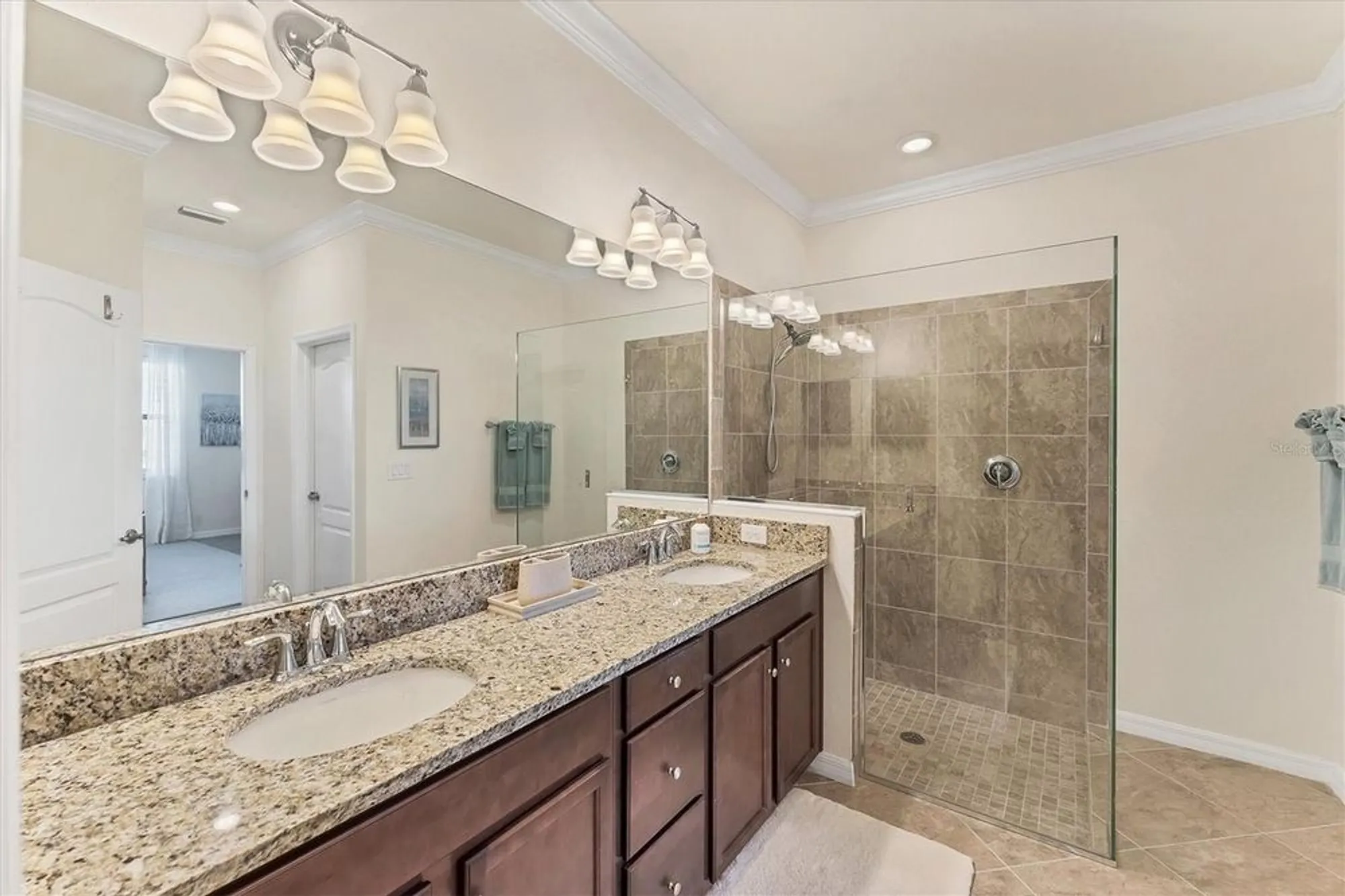 Property Slideshow image 17 of 47 | 10072 cozy grove dr, Venice, FL, 34293