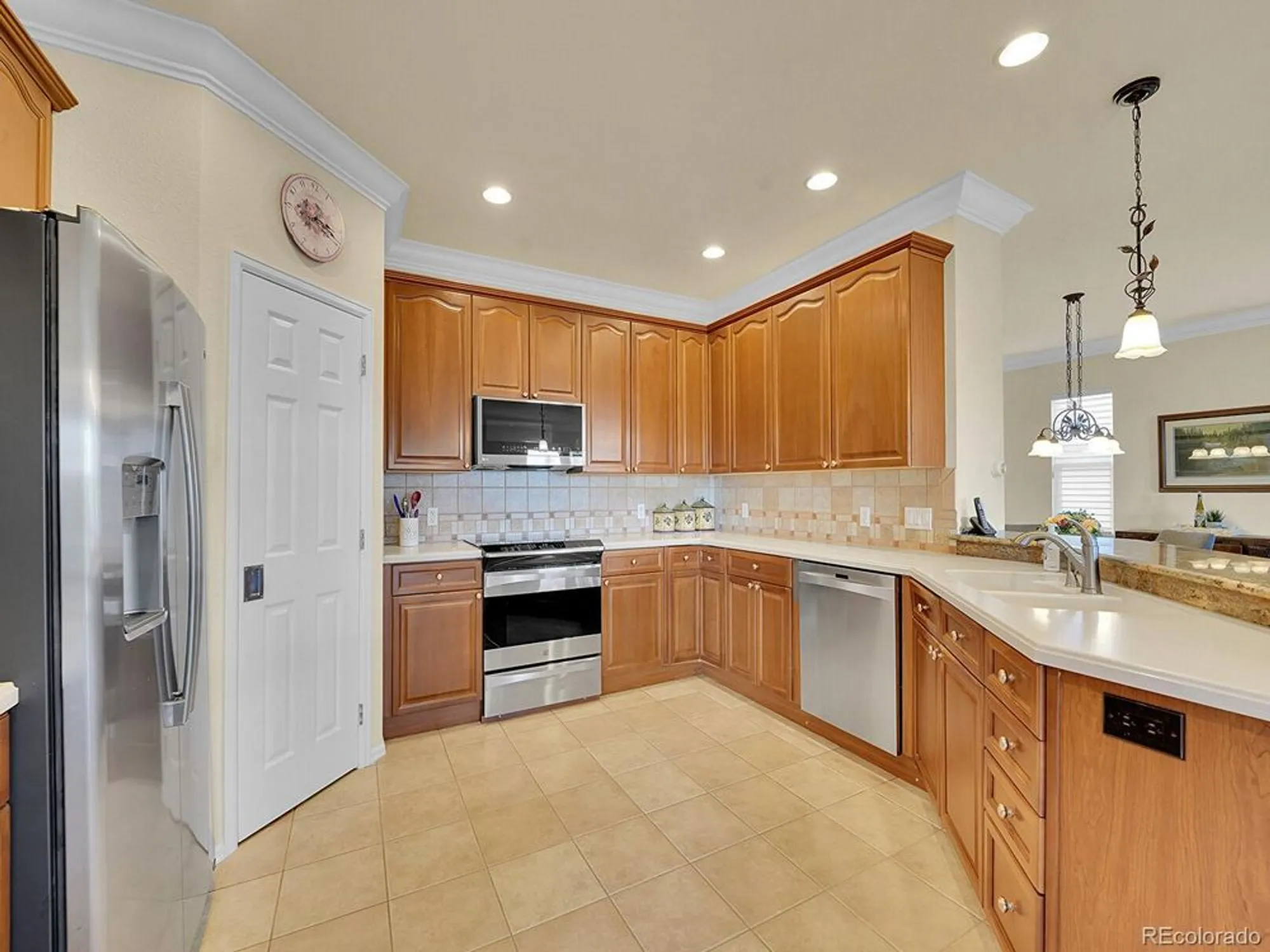 Property Slideshow image 11 of 49 | 23428 e long pl, Aurora, CO, 80016