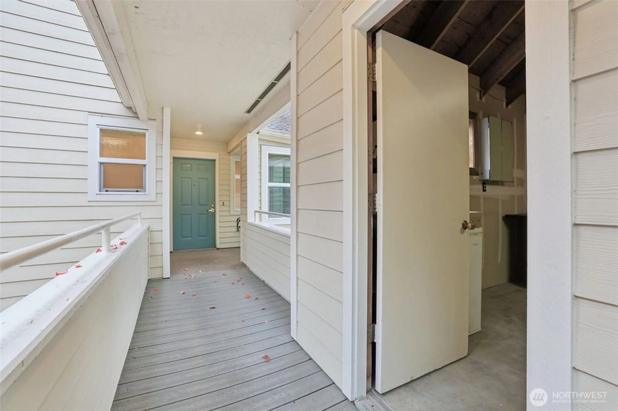 Property Slideshow image 9 of 40 | 22561 se 42nd ter # 2211, Issaquah, WA, 98029