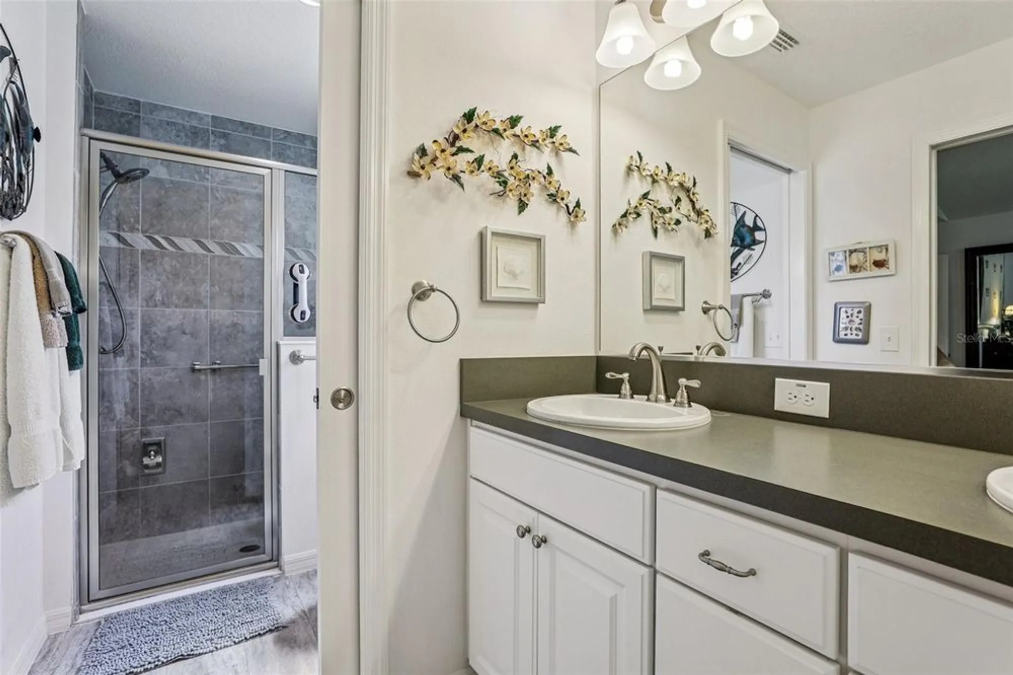 Property Slideshow image 19 of 57 | 703 royal palm ave, Lady Lake, FL, 32159