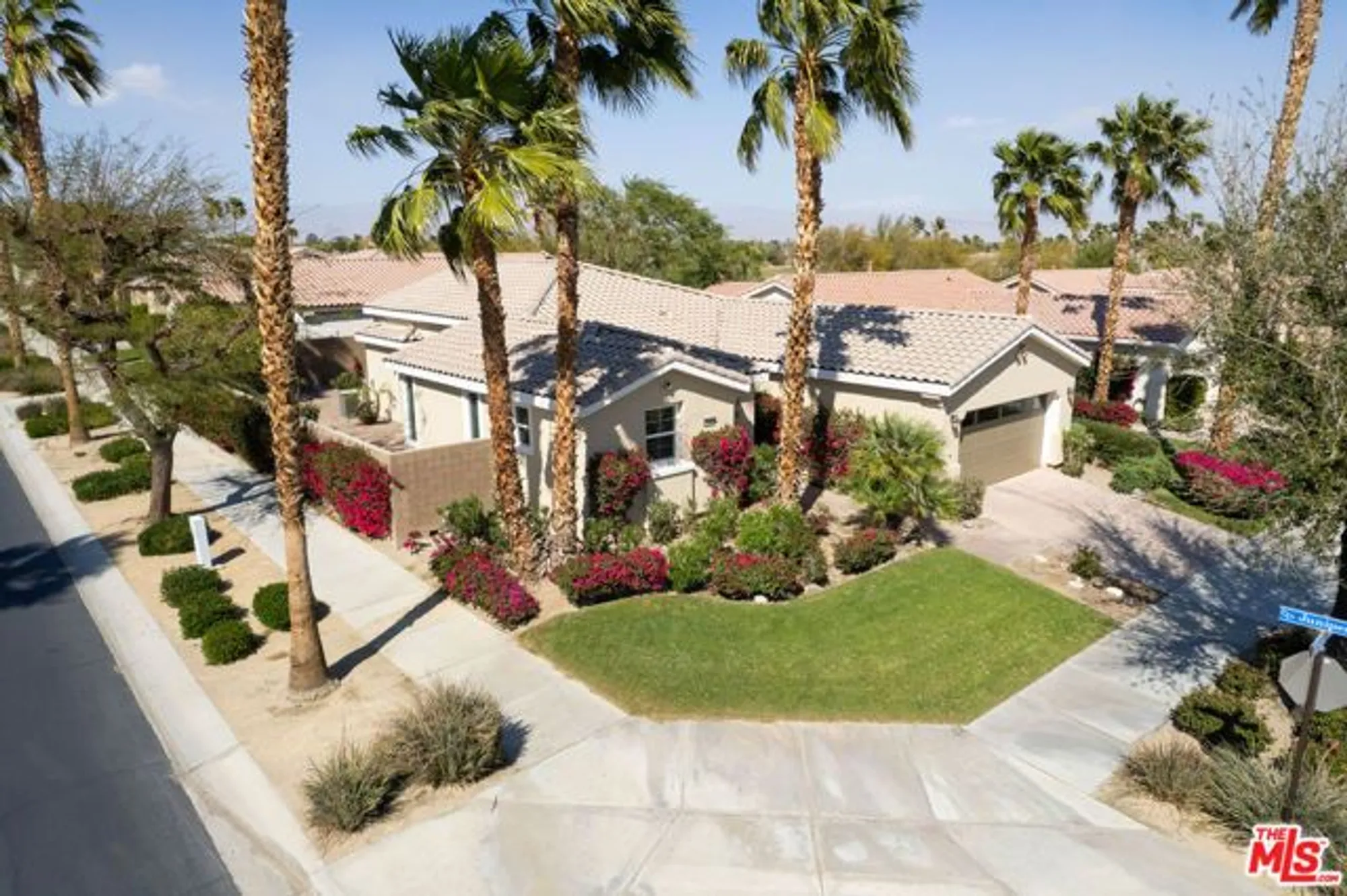 Property Slideshow image 33 of 38 | 81634 desert willow dr, La Quinta, CA, 92253
