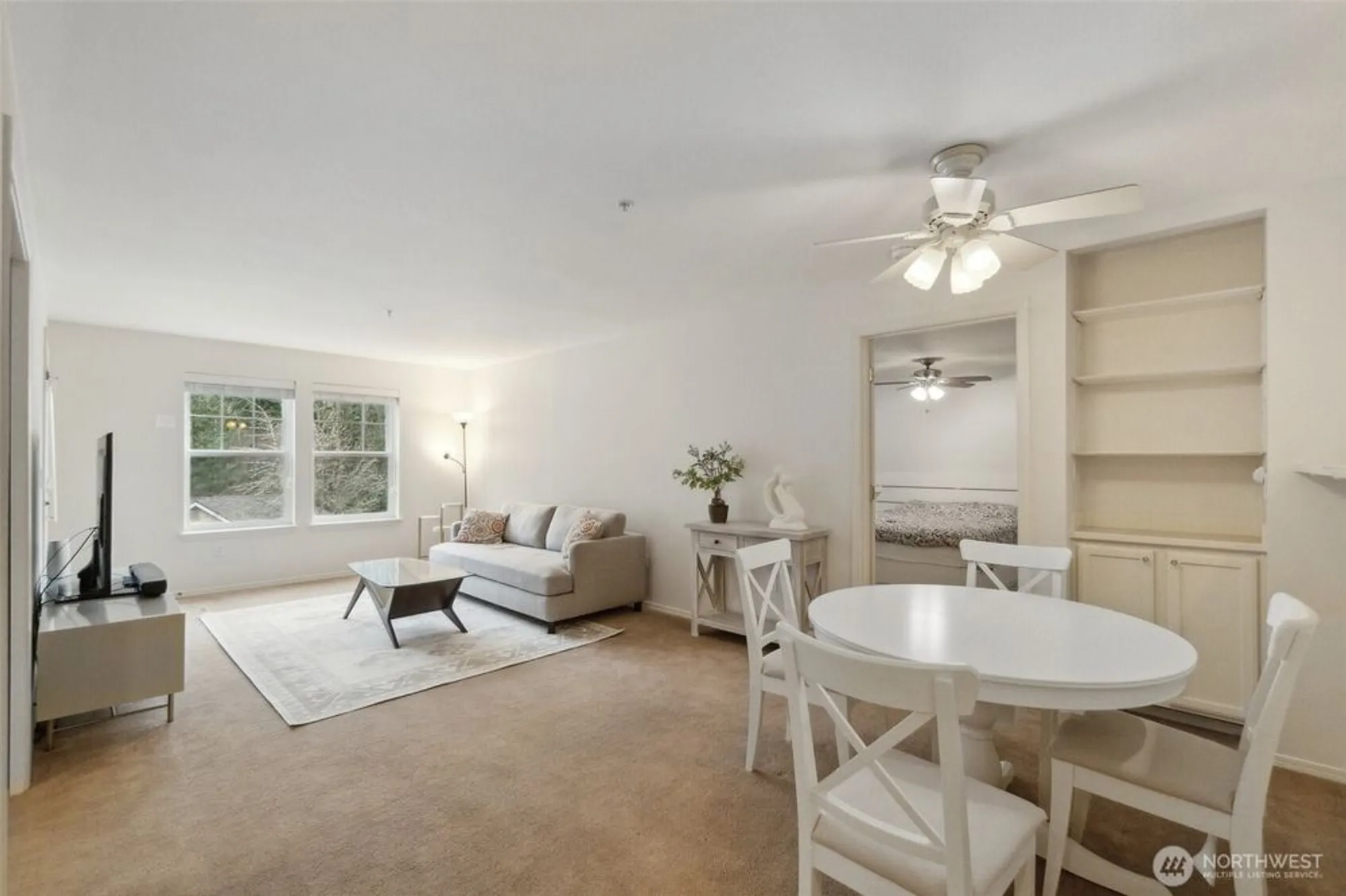 Property Slideshow image 8 of 40 | 4133 224th ln 302, Issaquah, WA, 98029