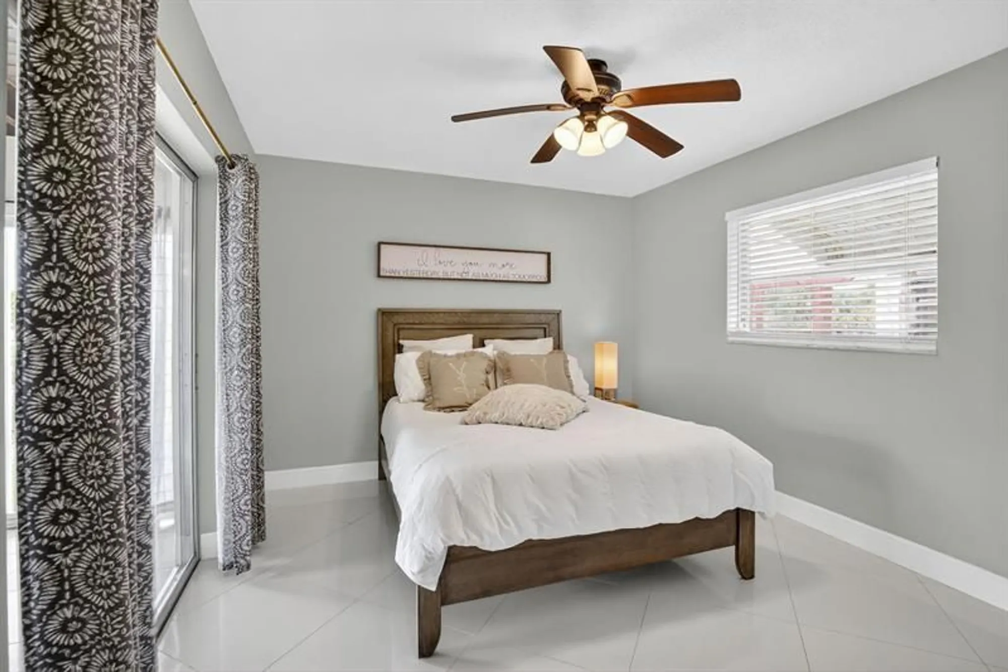 Property Slideshow image 14 of 51 | 4305 nw 49th dr, Tamarac, FL, 33319