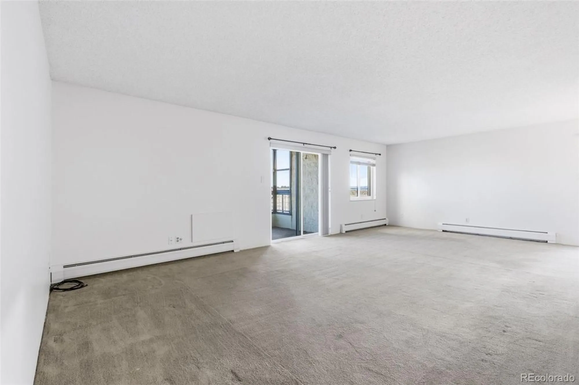 Property Slideshow image 5 of 49 | 13850 e marina dr apt 301, Aurora, CO, 80014