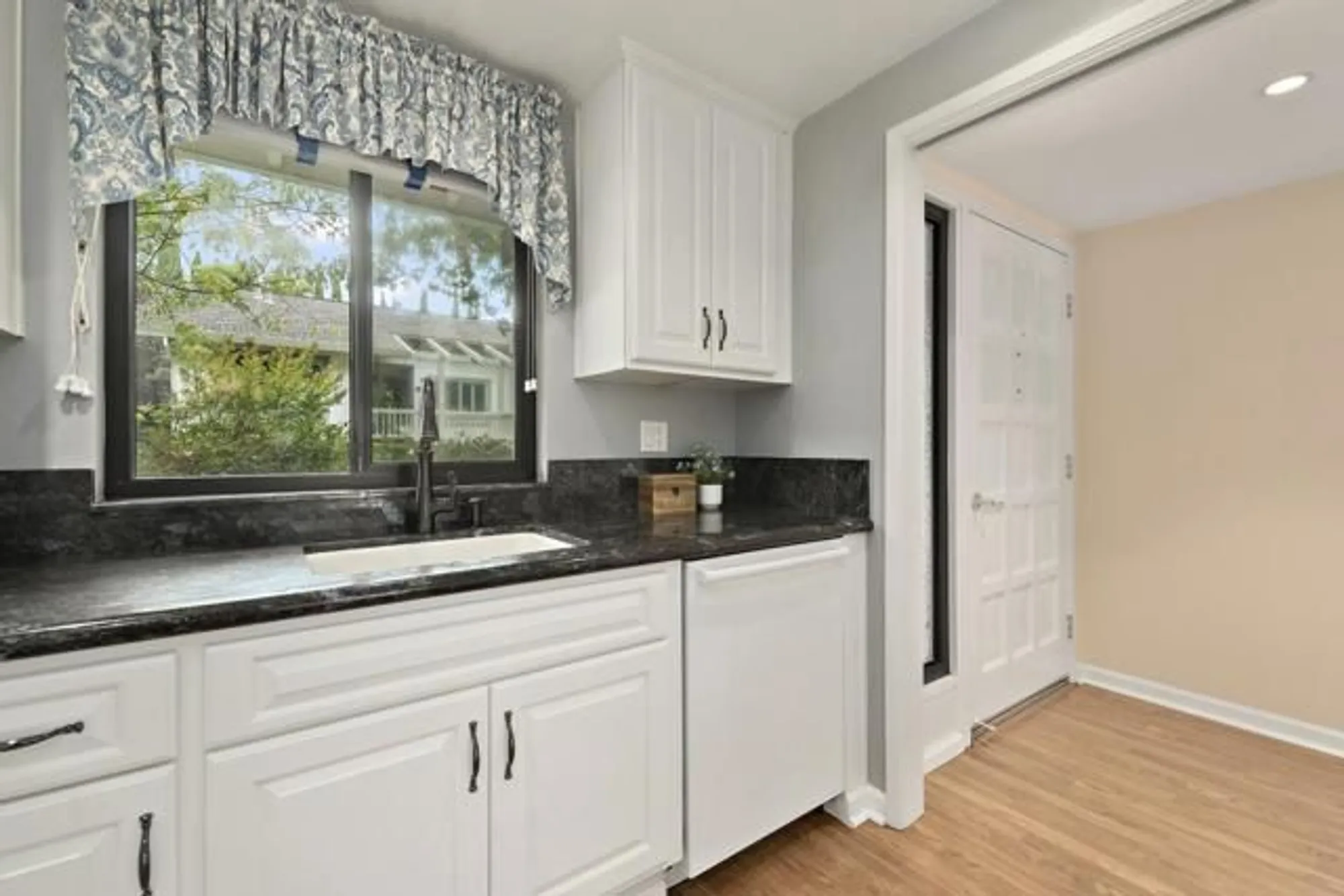 Property Slideshow image 13 of 34 | 5336 cribari gln, San Jose, CA, 95135