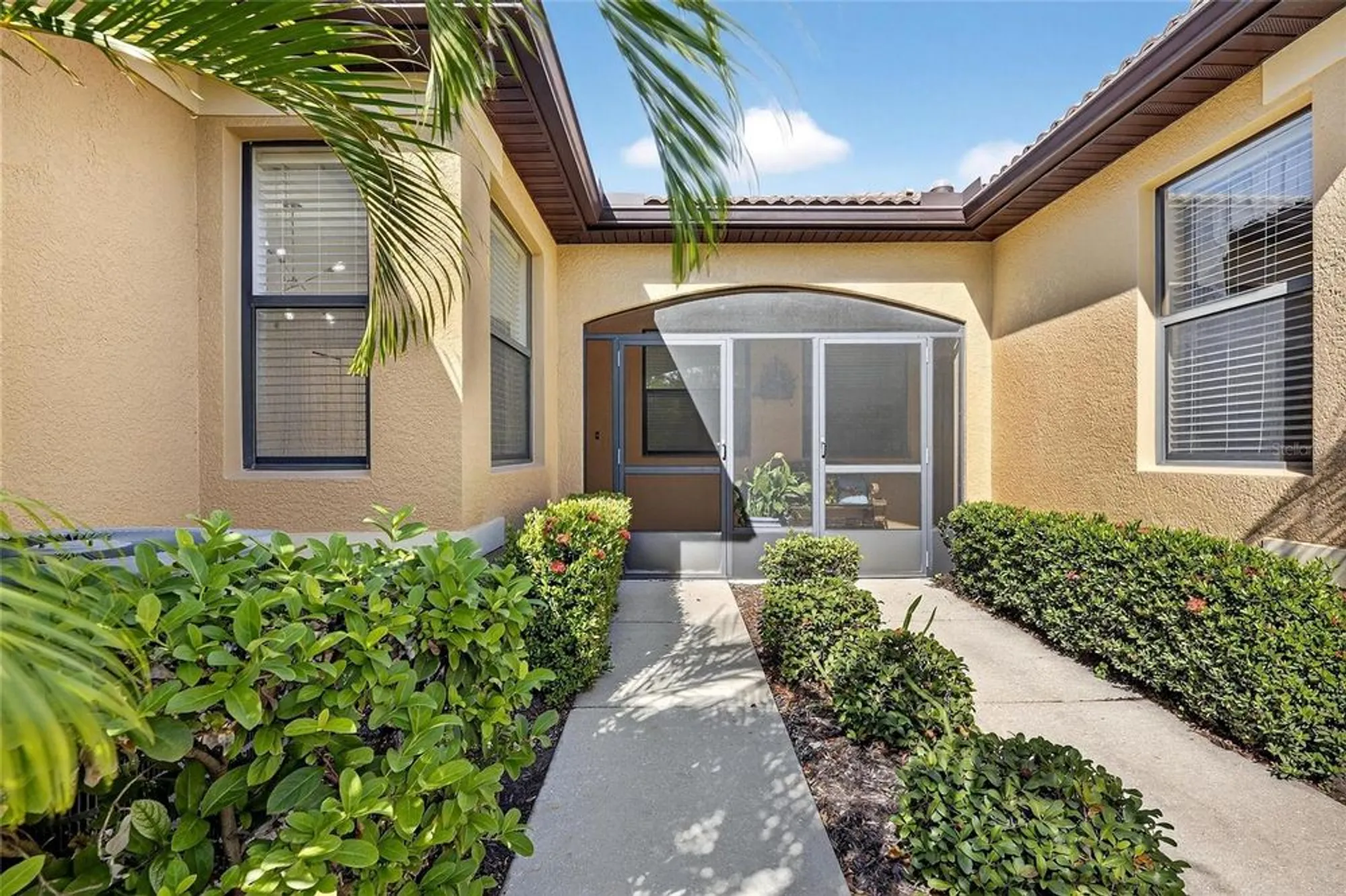 Property Slideshow image 2 of 36 | 329 seneca falls dr, Apollo Beach, FL, 33572