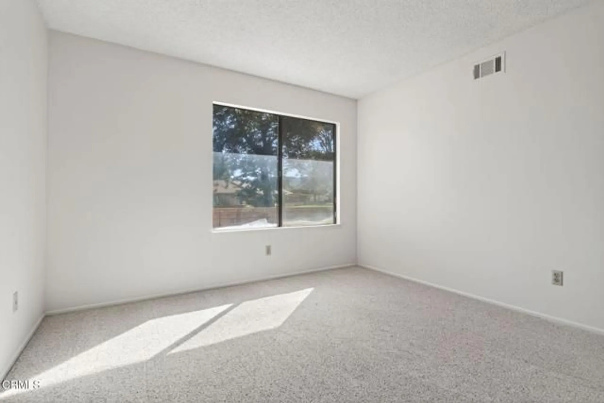 Property Slideshow image 21 of 52 | 17164 village 17, Camarillo, CA, 93012