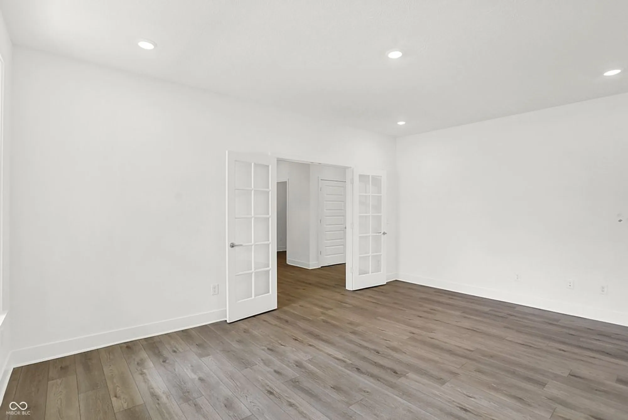 Property Slideshow image 9 of 46 | 5062 foxley park ln, Avon, IN, 46123