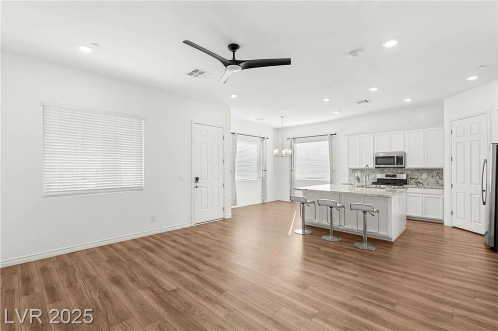 Property Slideshow image 20 of 51 | 209 bellini peak ave, Henderson, NV, 89011