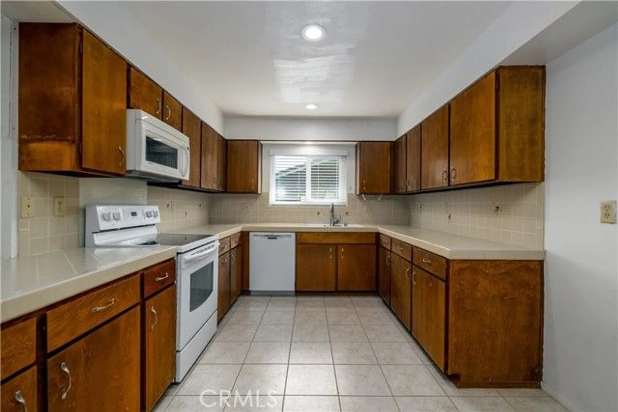 Property Slideshow image 14 of 38 | 28670 portsmouth dr, Menifee, CA, 92586