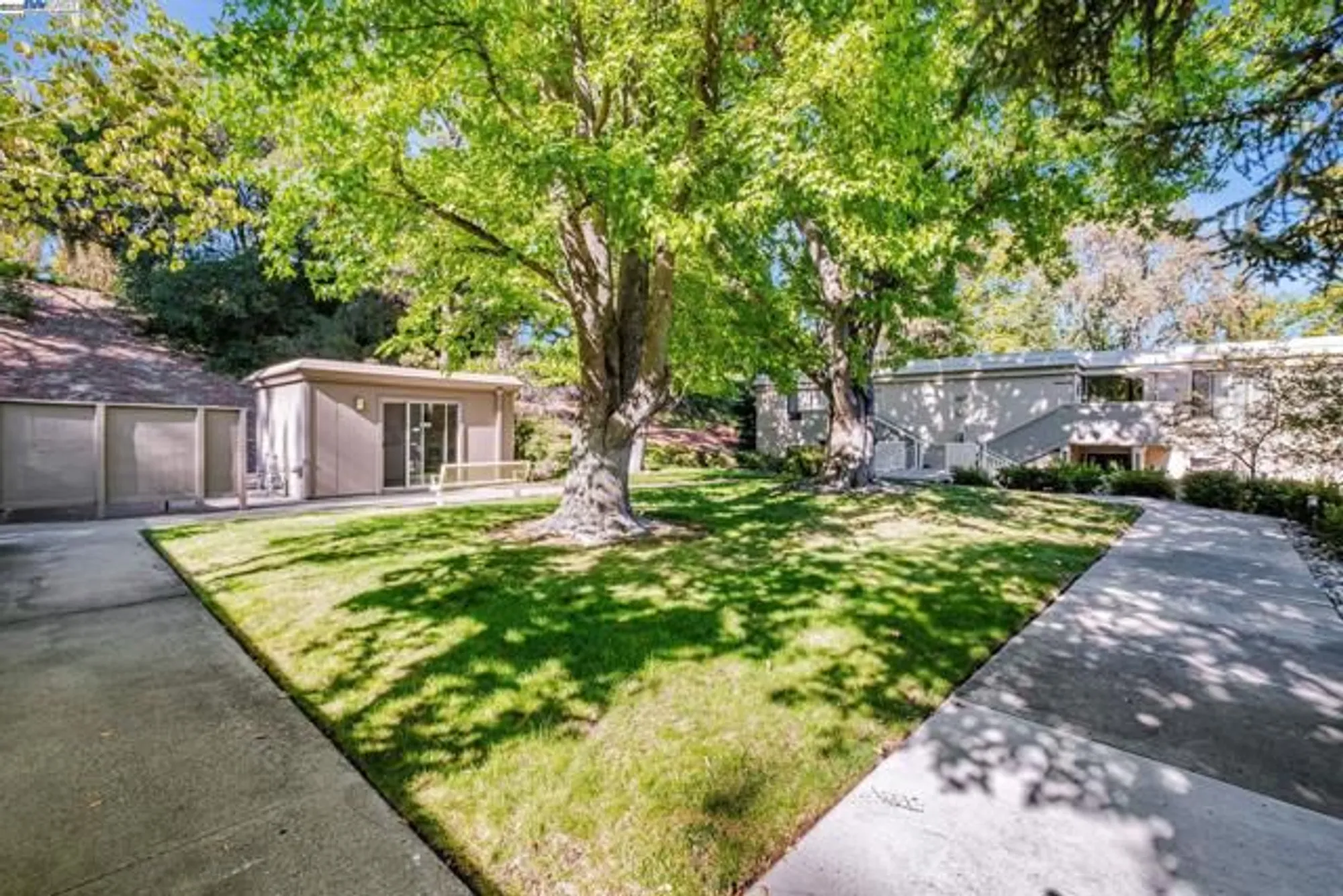 Property Slideshow image 27 of 29 | 1400 golden rain rd 3, Walnut Creek, CA, 94595