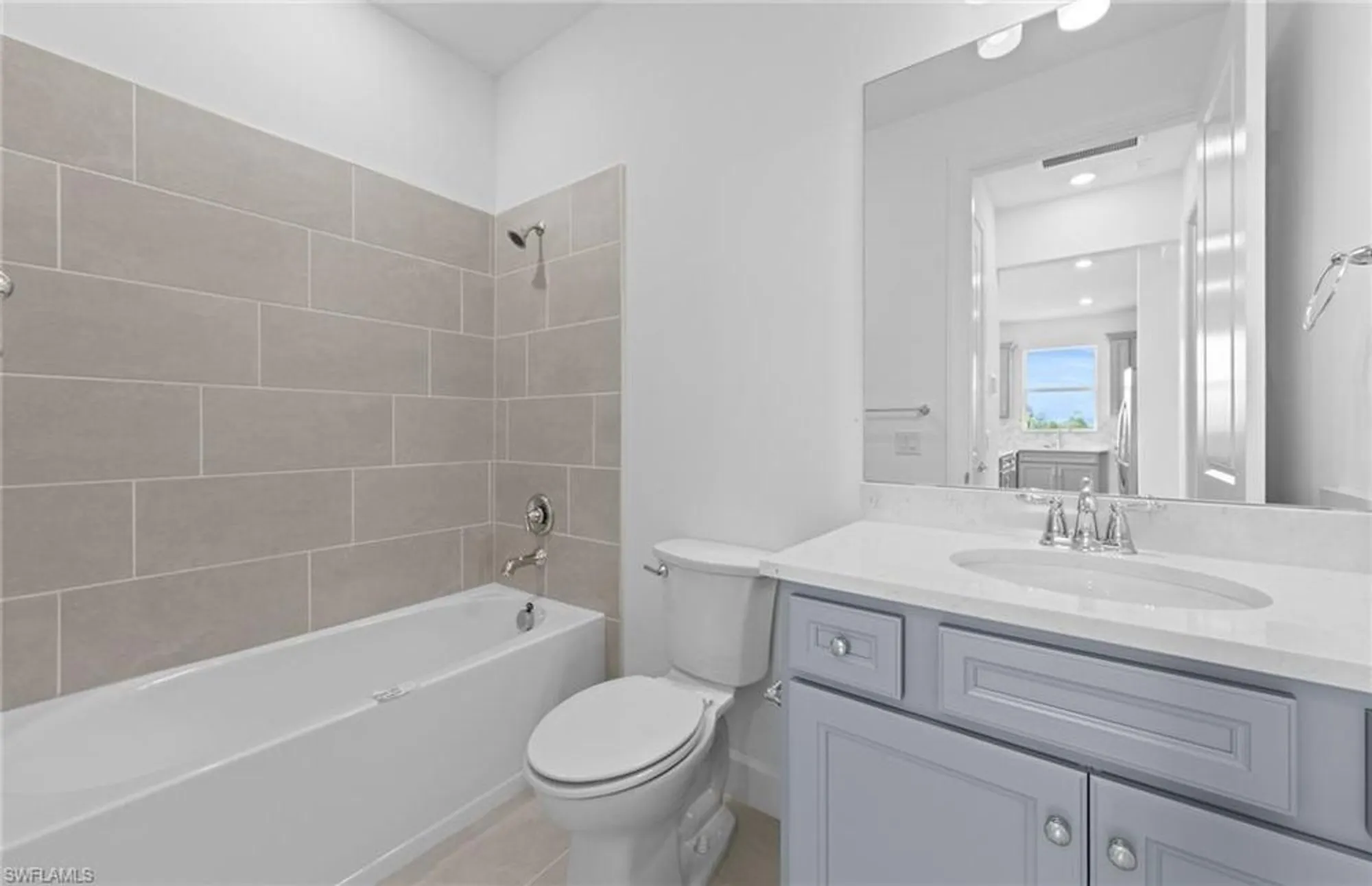 Property Slideshow image 16 of 28 | 12646 pyrite ct, Alva, FL, 33920