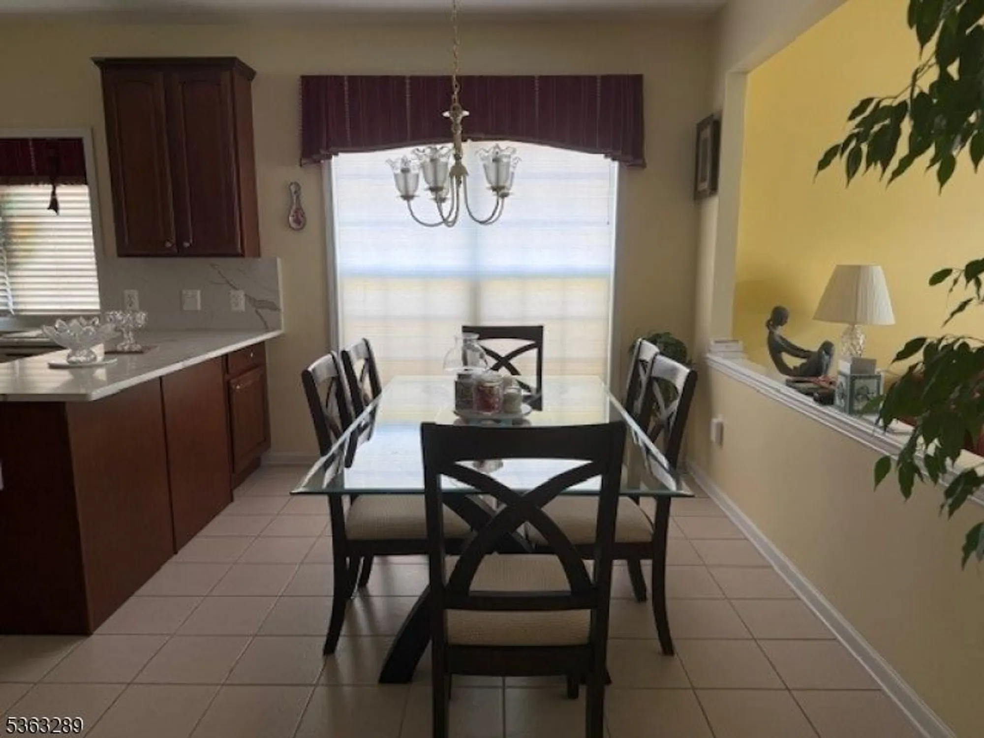 Property Slideshow image 8 of 27 | 515 crossfields ln, Somerset, NJ, 08873